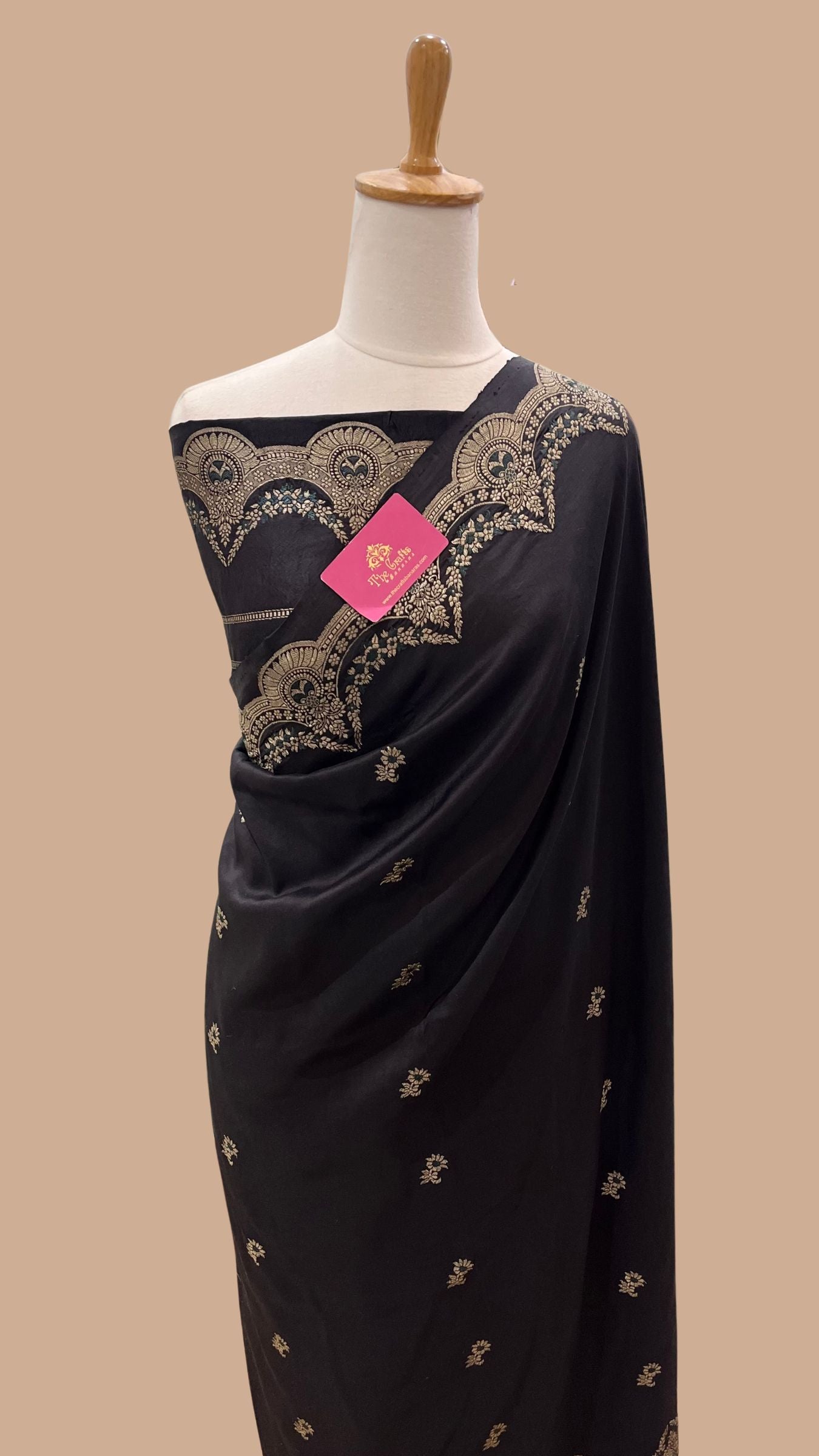 Pure Katan Silk Handloom Banarasi Saree - with Kadhua Meenakari Motifs