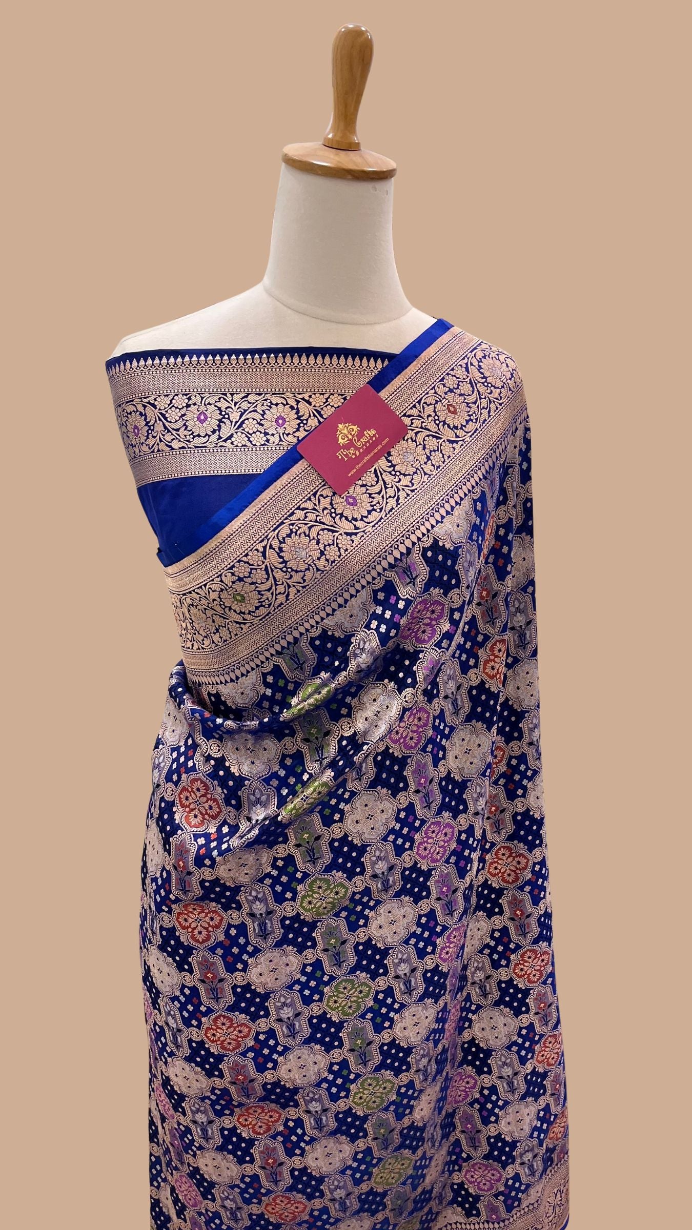 Rangkat Pure Katan Silk Handloom Banarasi Saree - Jaal with meenakari