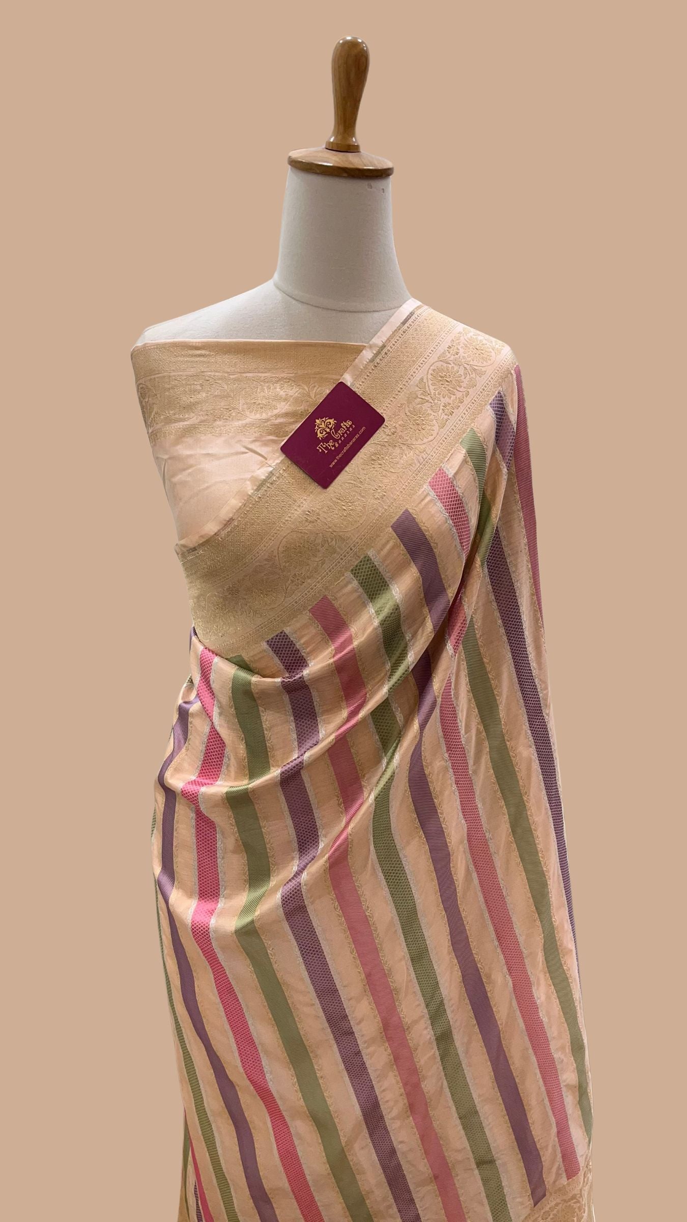 Rangkat Pure Katan Silk Handloom Banarasi Saree - with kadhua work