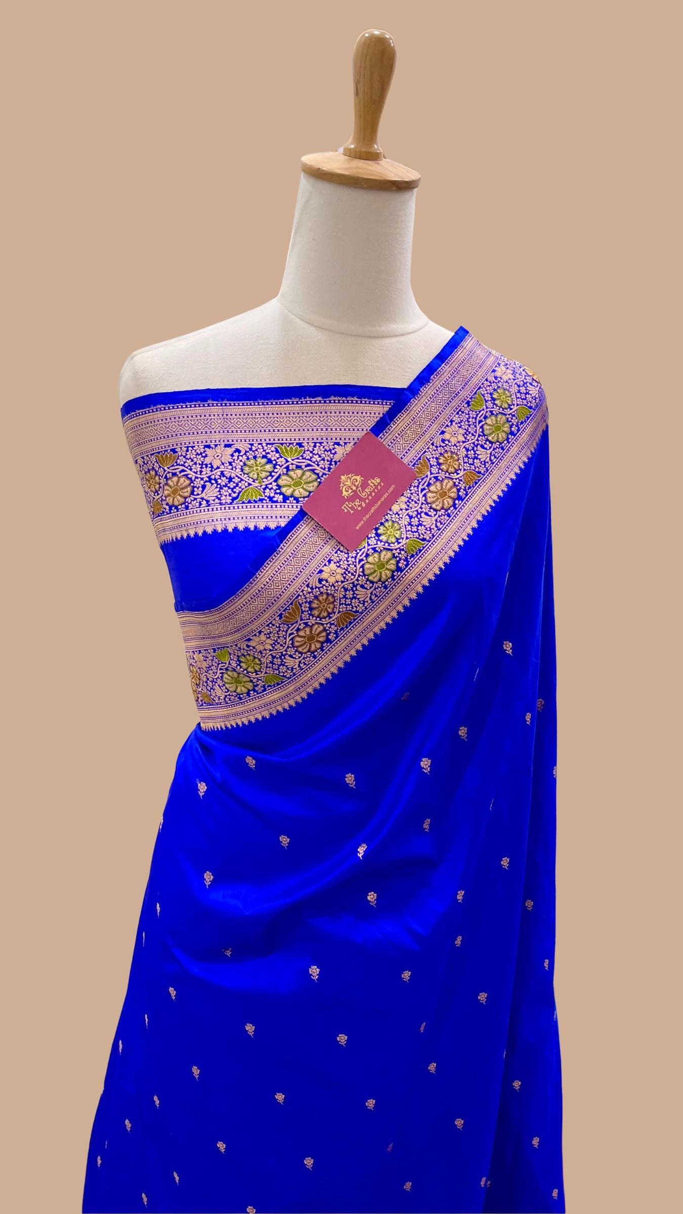 Pure Katan Silk Handloom Banarasi Saree - with kadhua motifs