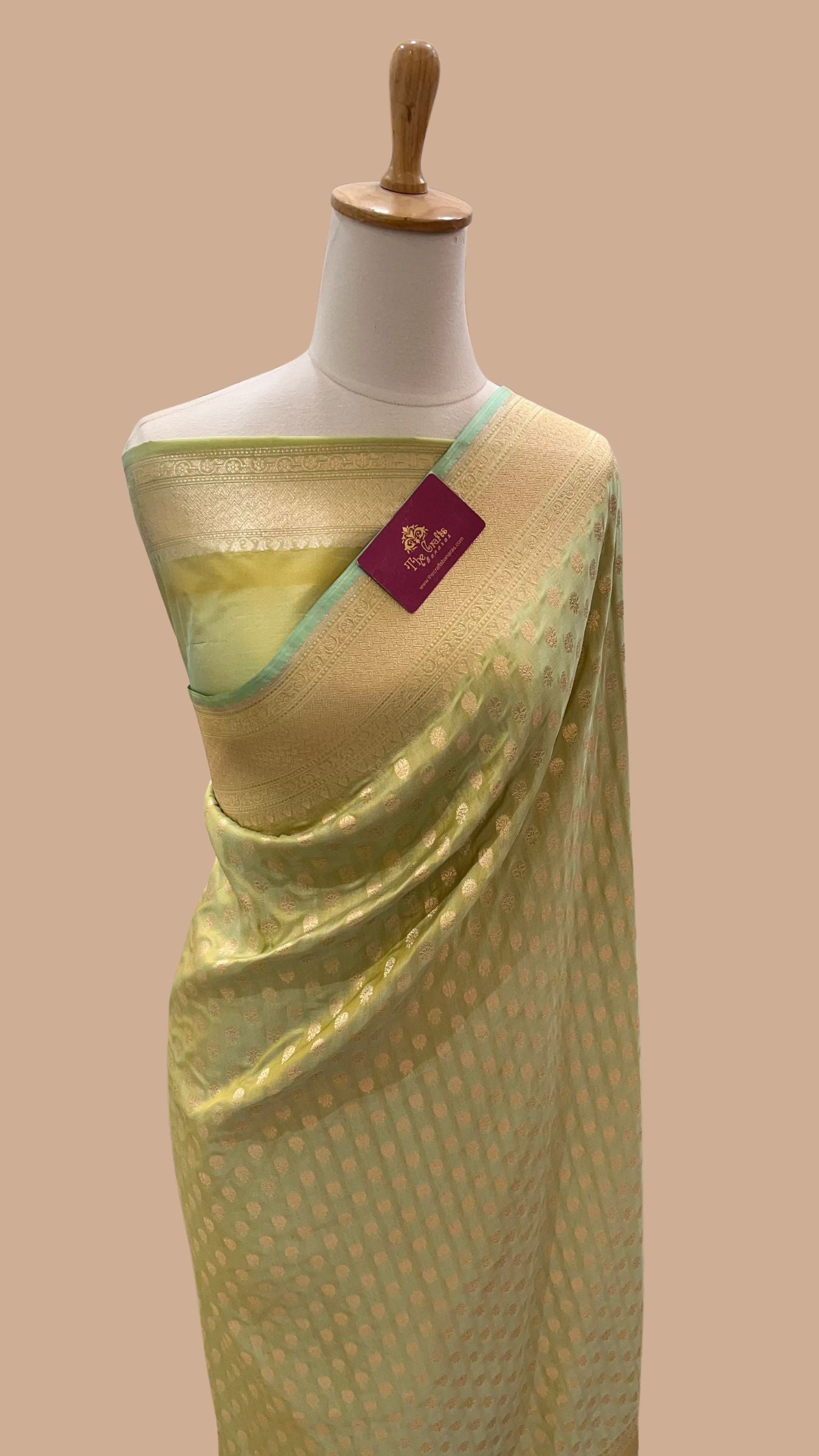 Pure Katan Silk Handloom Banarasi Saree - Jaal work