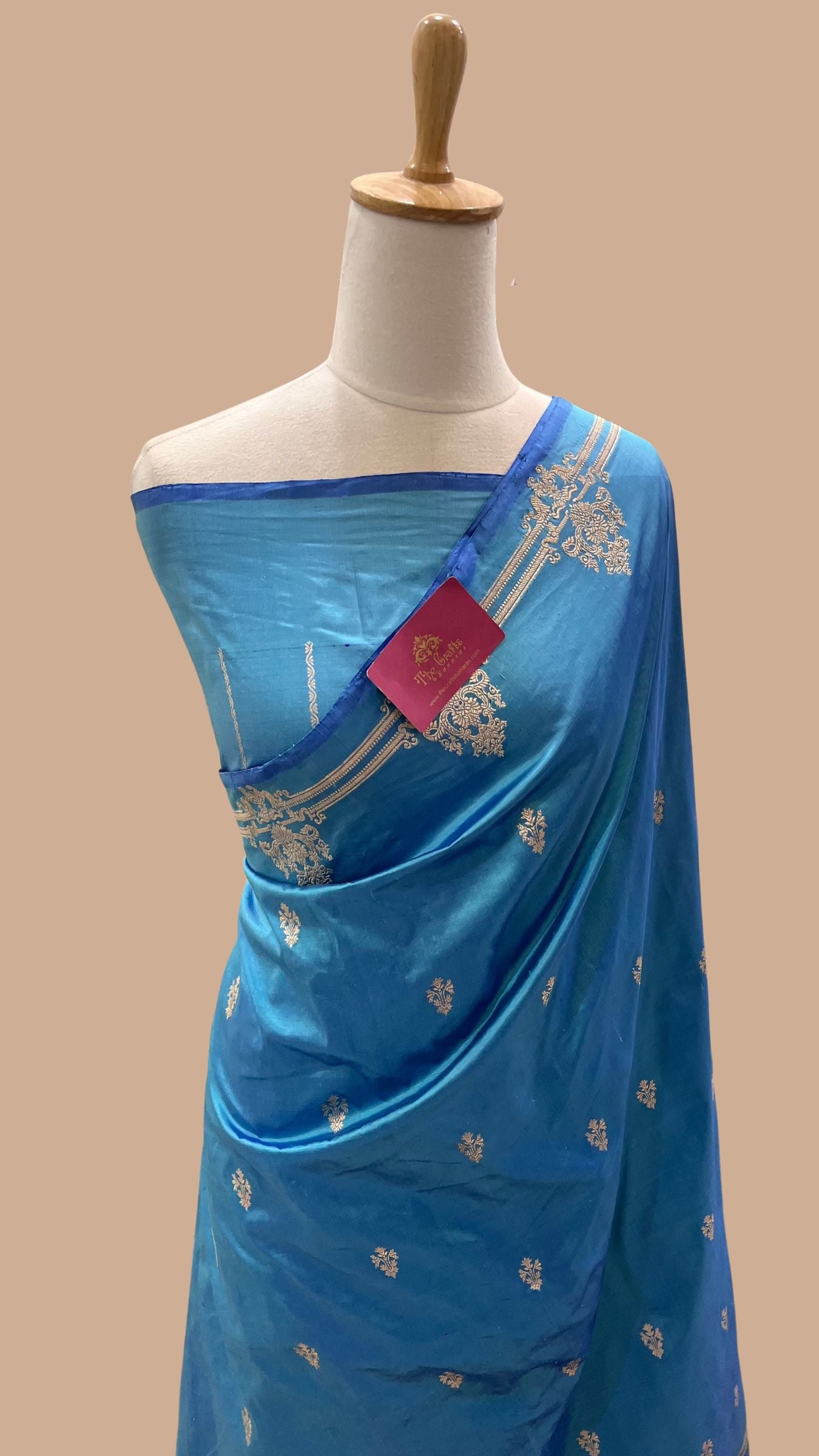 Pure Katan Silk Handloom Banarasi Saree - with kadhua motifs