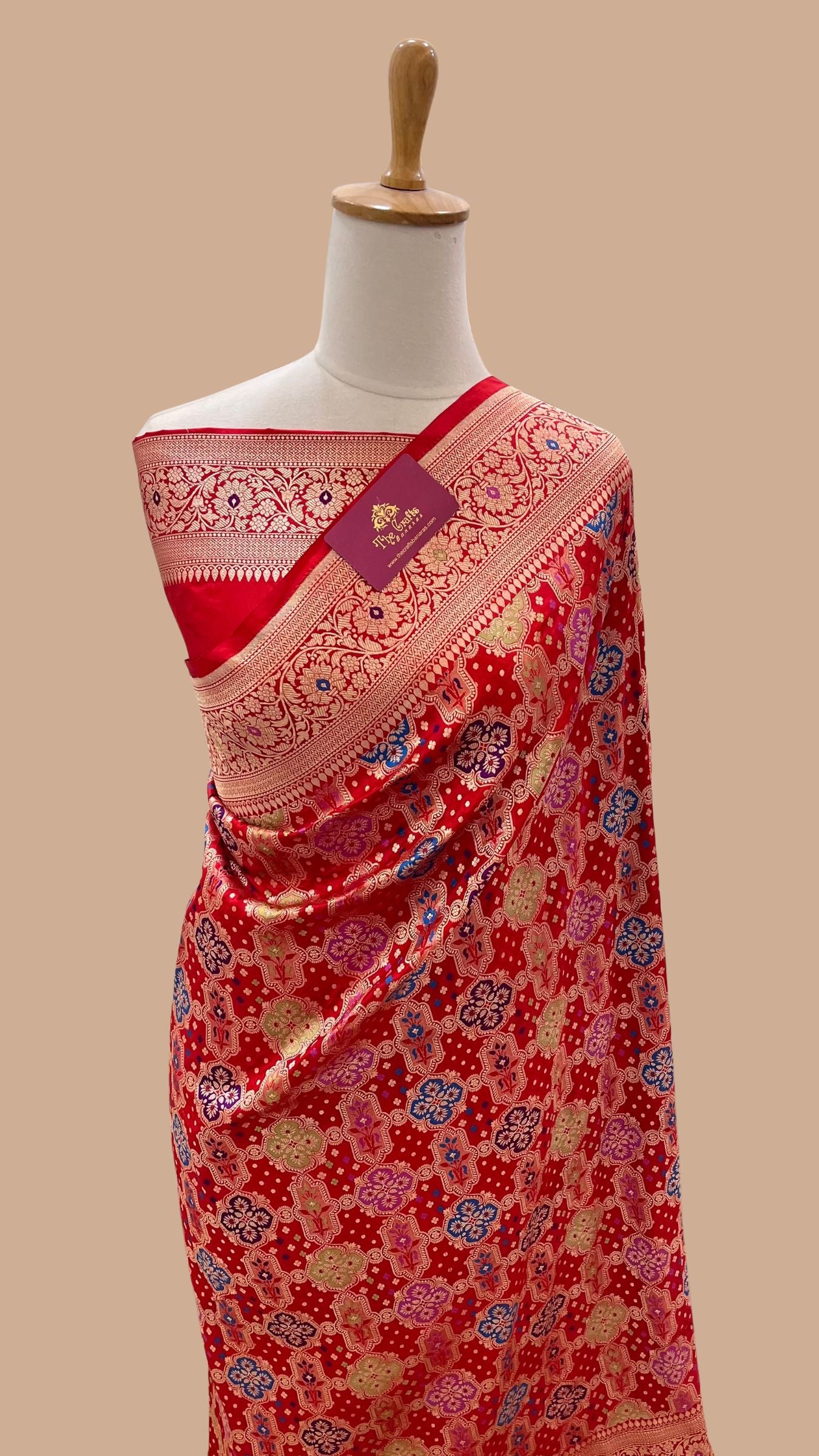 Rangkat Pure Katan Silk Handloom Banarasi Saree - Jaal with meenakari