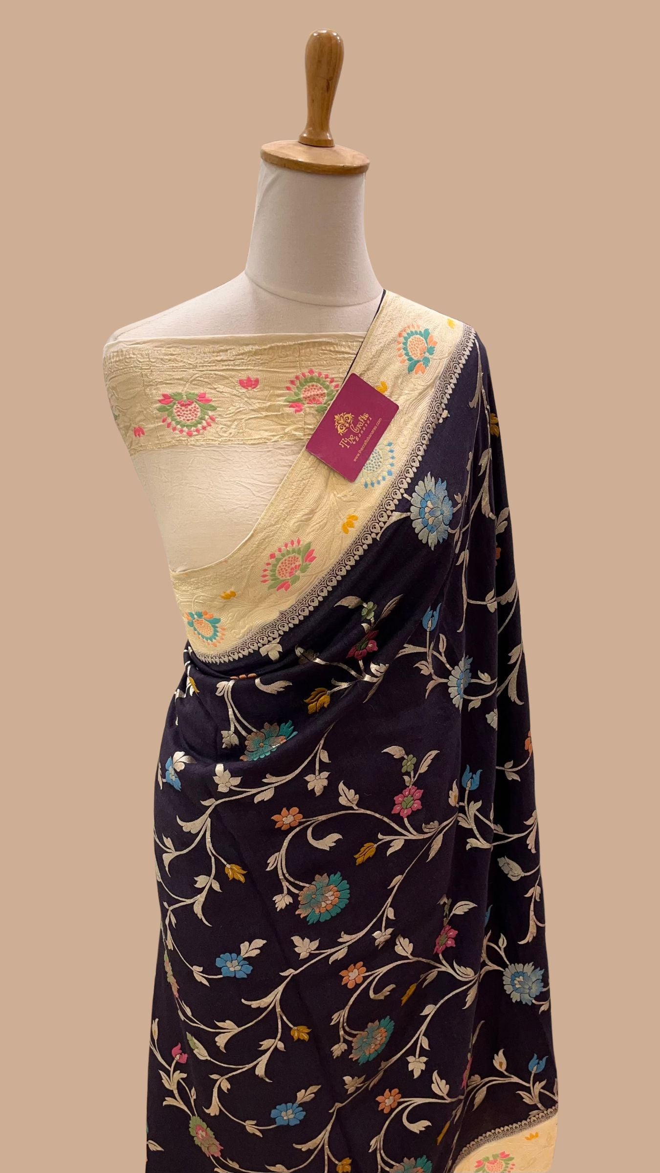 Pure Munga SIlk Handloom Banarasi Saree - Jaal With Meenakari