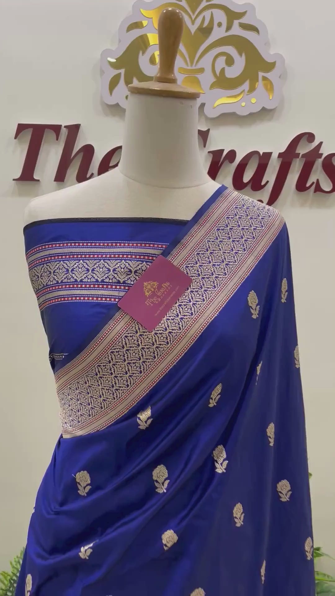 Pure Katan Silk Handloom Banarasi Saree - with kadhua meenakari motifs