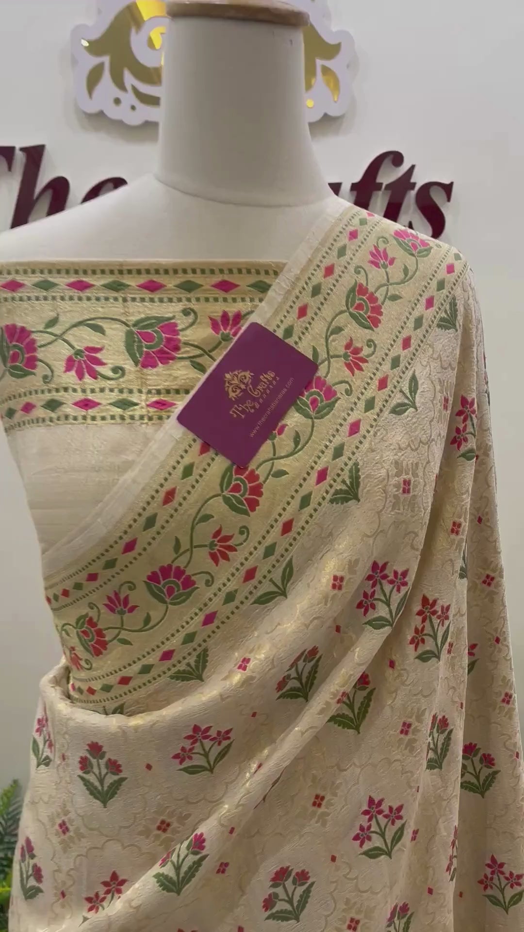Tussar Georgette Handloom Banarasi Saree - Jaal with Meenakari