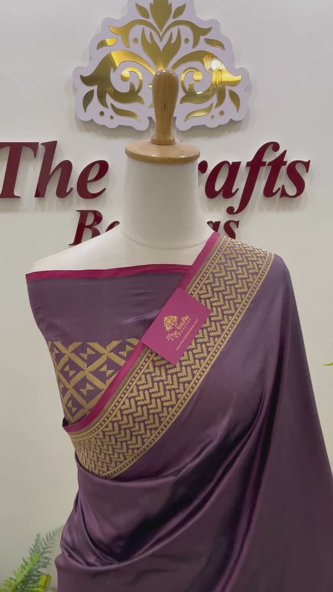 Pure Katan Silk Handloom Banarasi Saree - with sona rupa kadhua motifs