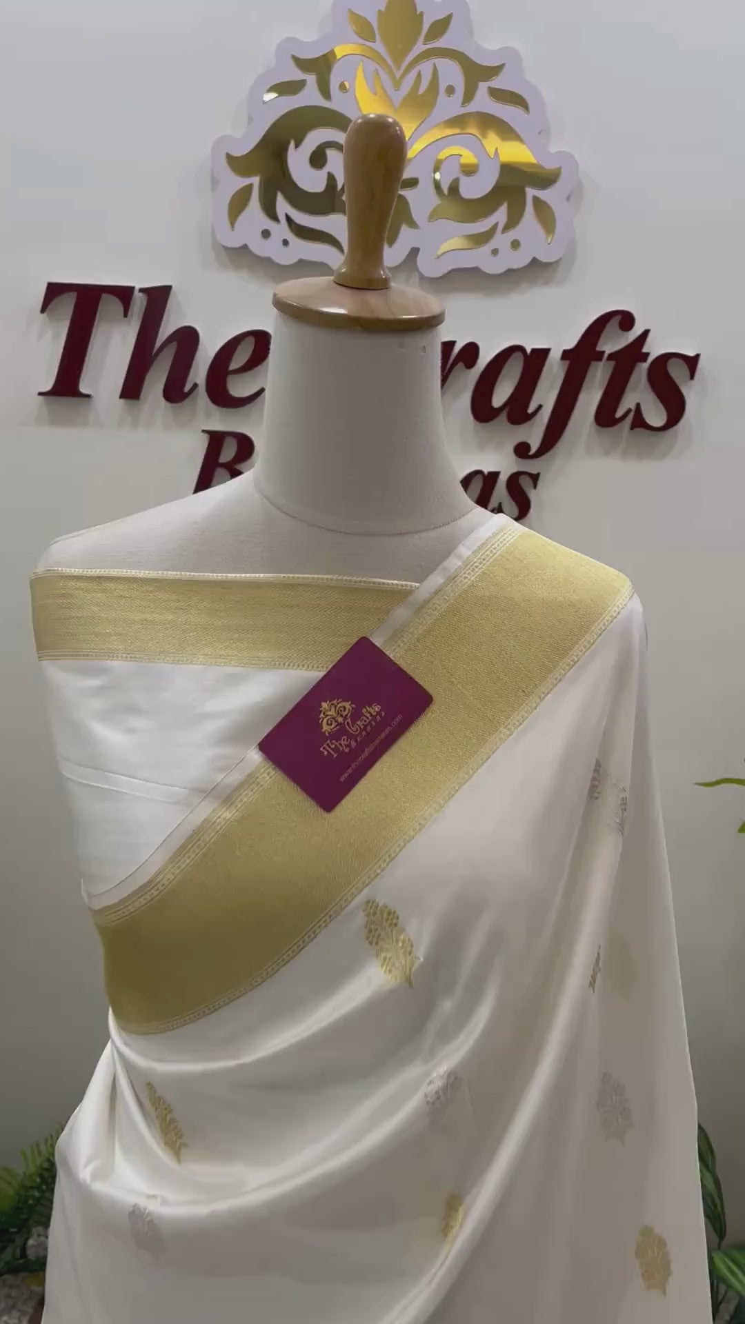 Pure Katan Silk Handloom Banarasi Saree - with kadhua sona rupa motifs