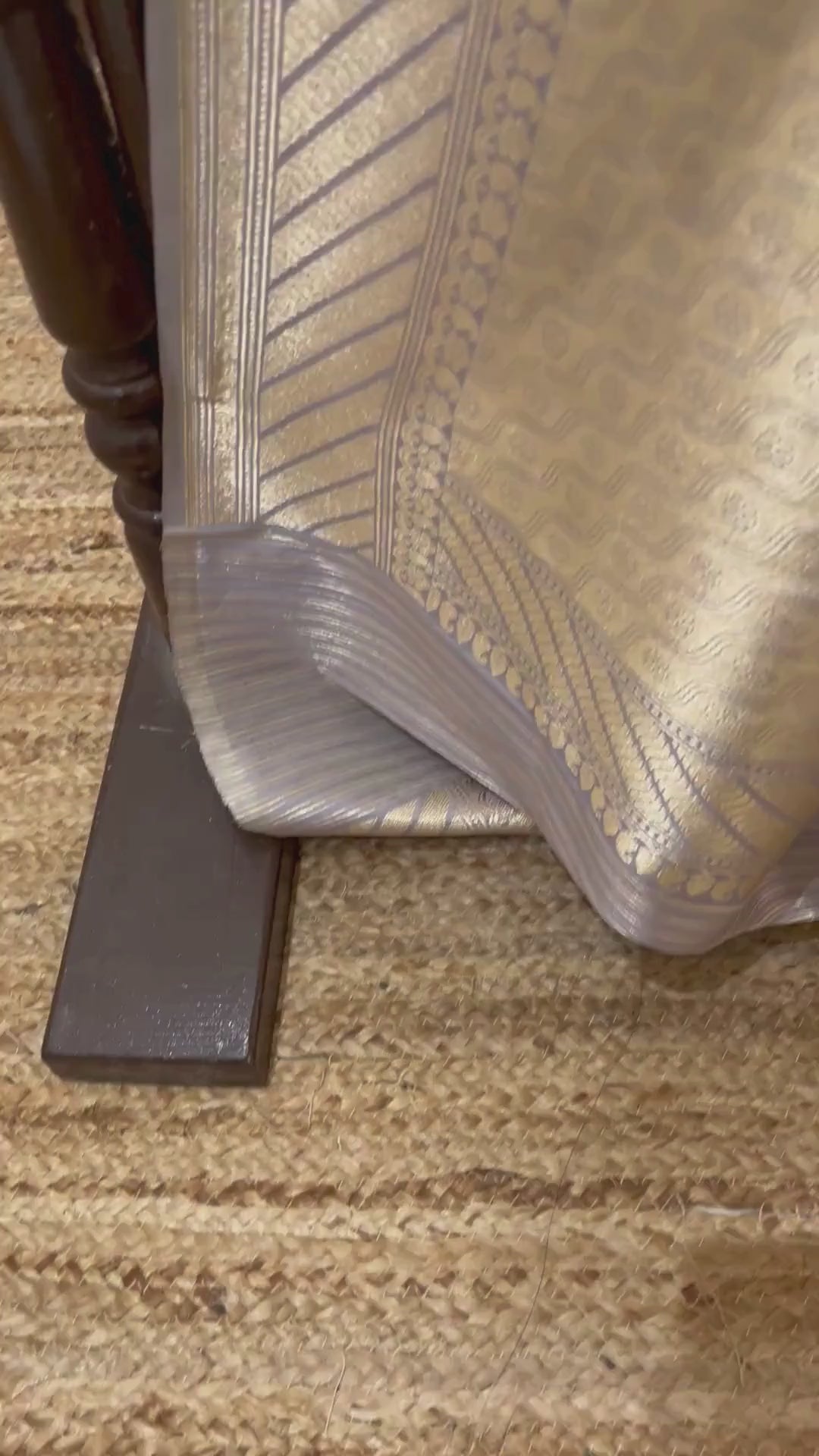 Pure Katan Silk Handloom Banarasi Saree - All Over Kadiyal Jaal Work