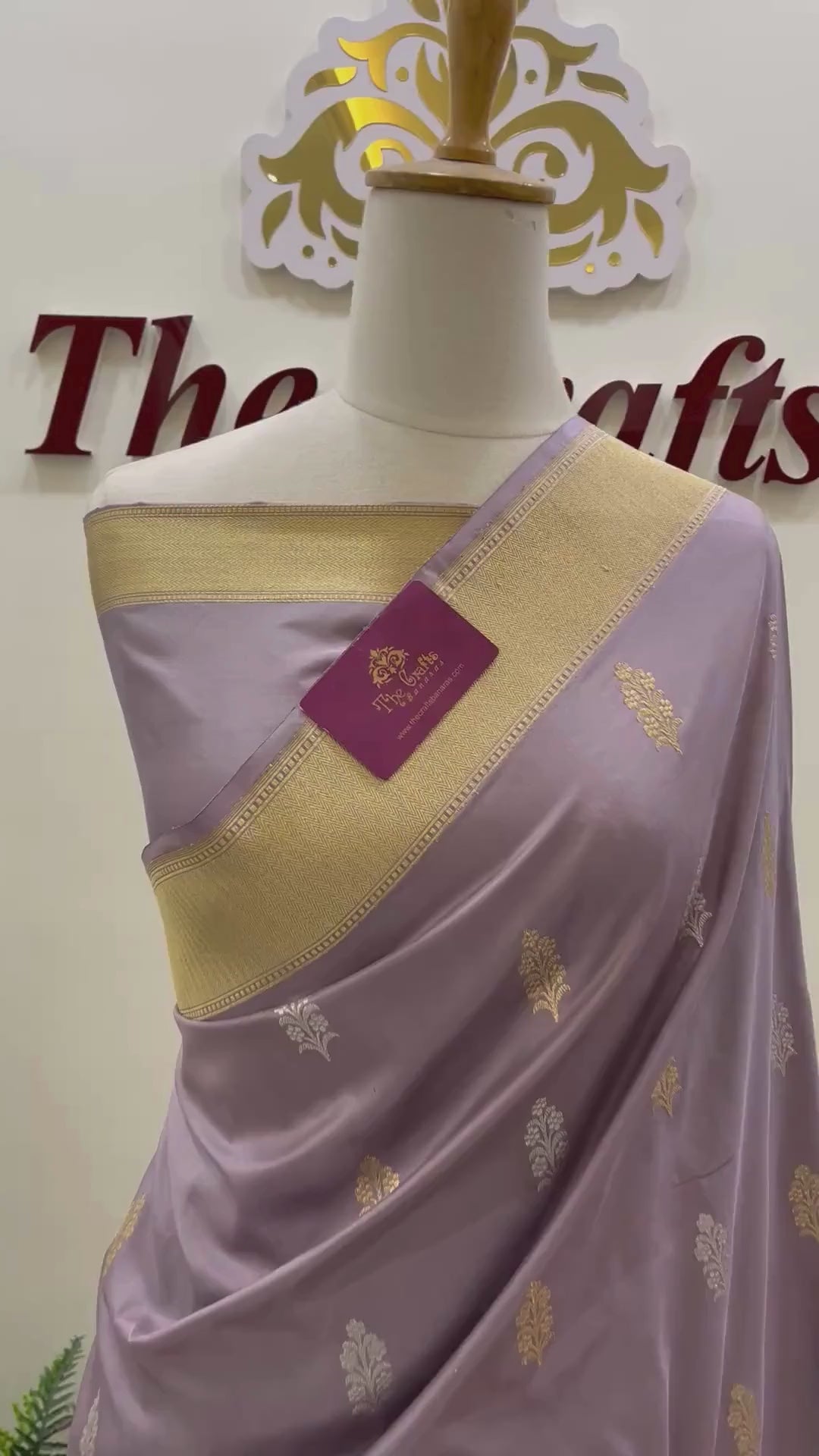 Pure Katan Silk Handloom Banarasi Saree - With Sona Rupa Kadhua Motifs