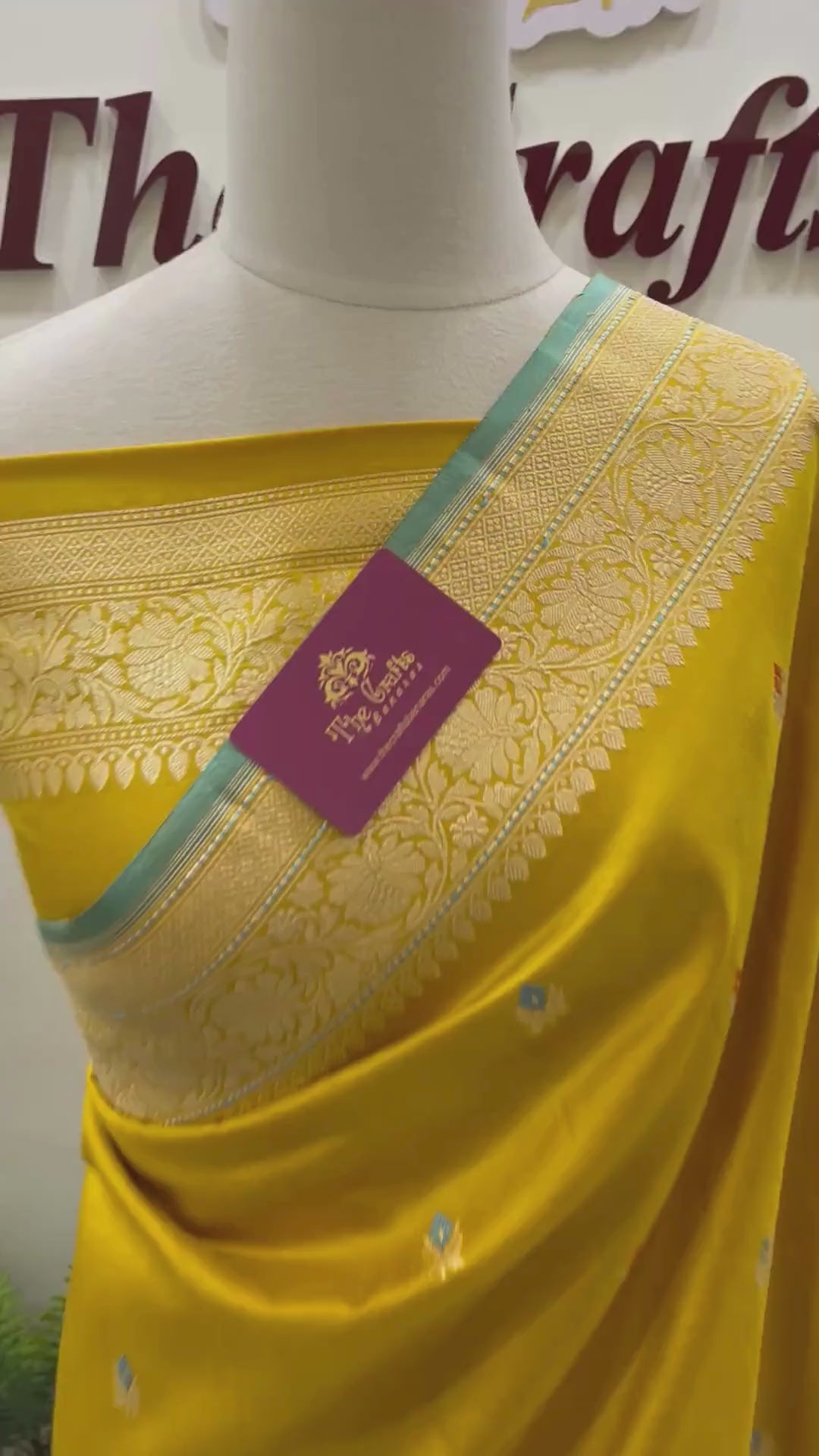 Pure Katan Silk Handloom Banarasi Saree - with kadhua motifs