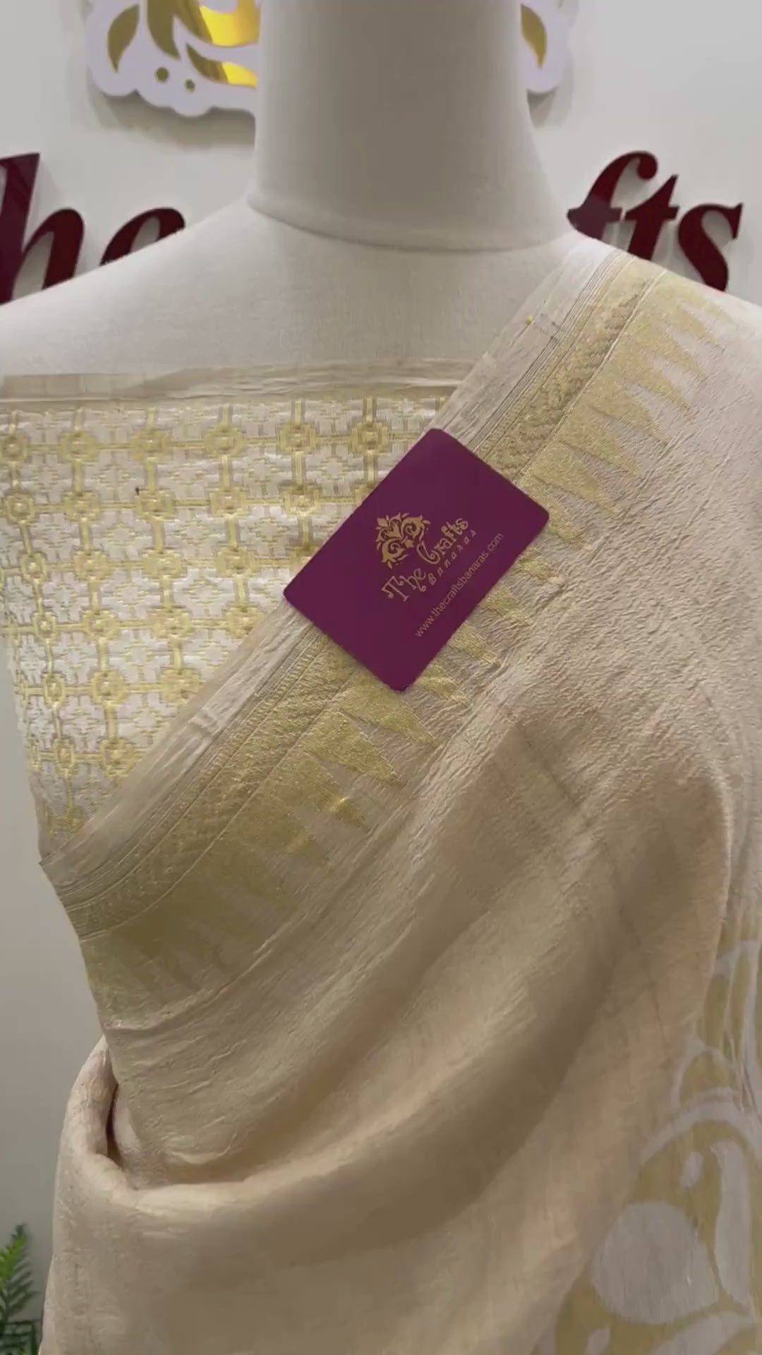 Tussar Georgette Handloom Banarasi Saree - Jaal with Meenakari