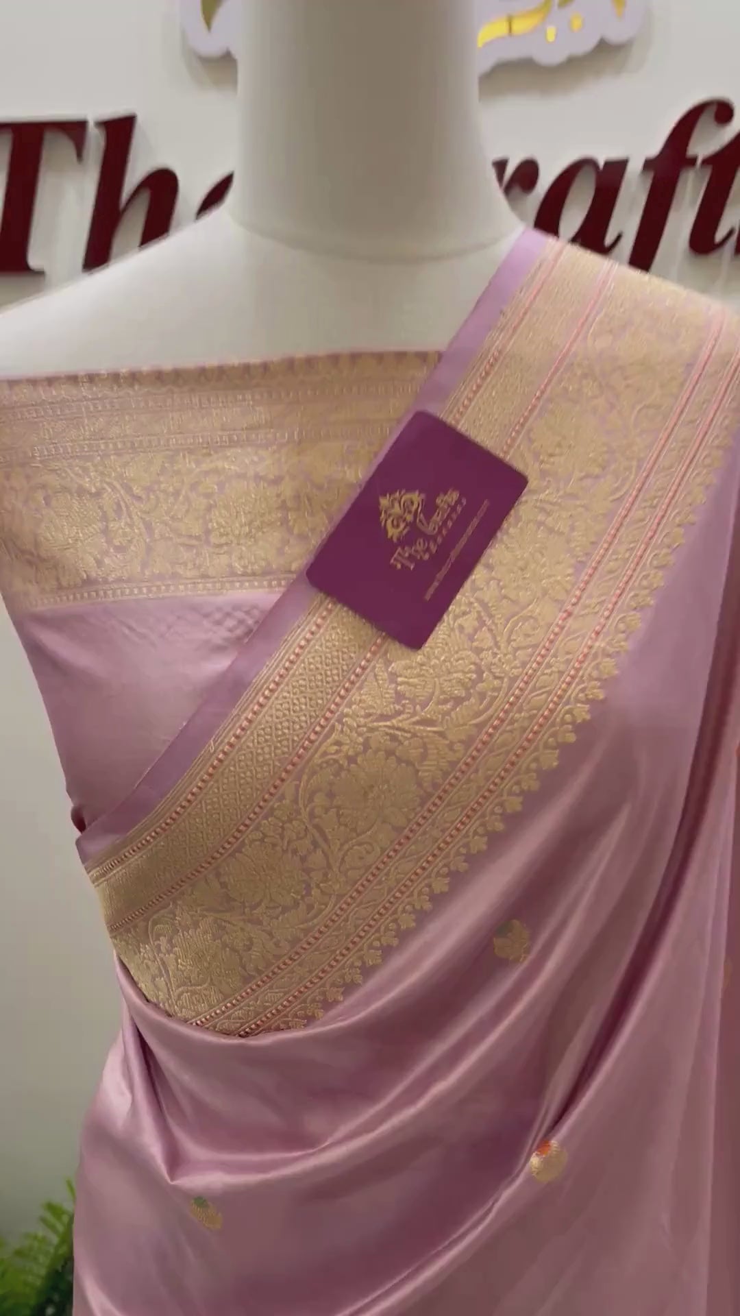 Pure Katan Silk Handloom Banarasi Saree - with kadhua motifs