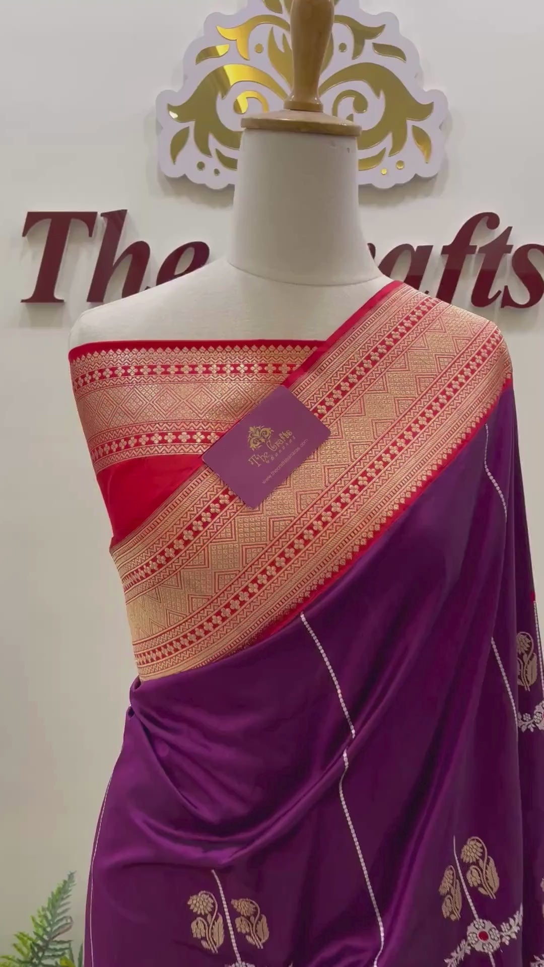 Pure Katan Silk Handloom Banarasi Saree - with kadhua meenakari motifs