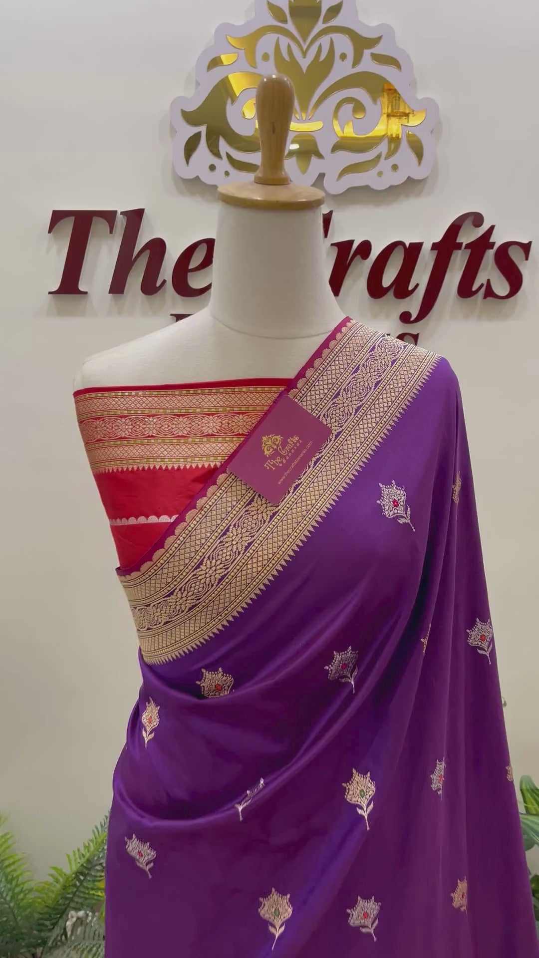 Pure Katan Silk Handloom Banarasi Saree - with kadhua meenakari motifs