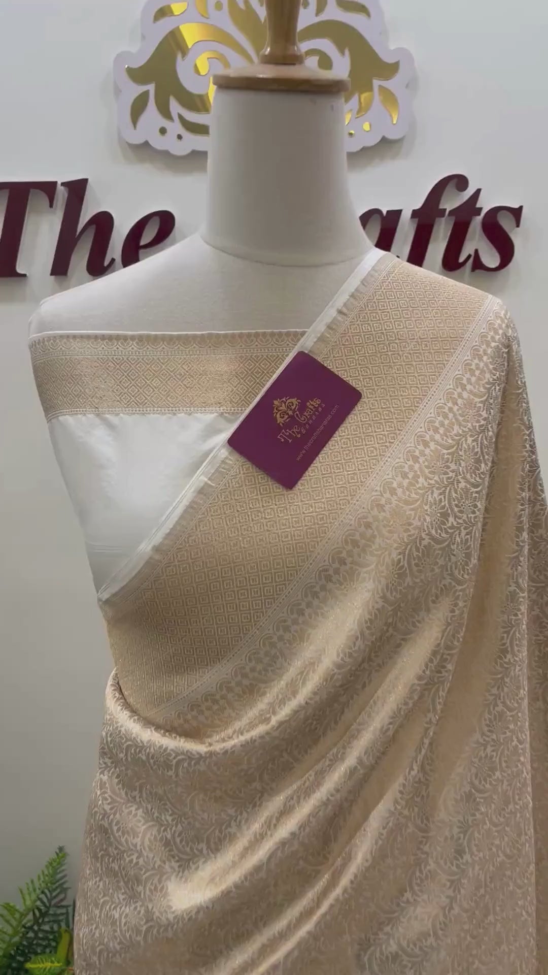 Pure Katan Silk Handloom Banarasi Saree - Tanchui Brocade Meena