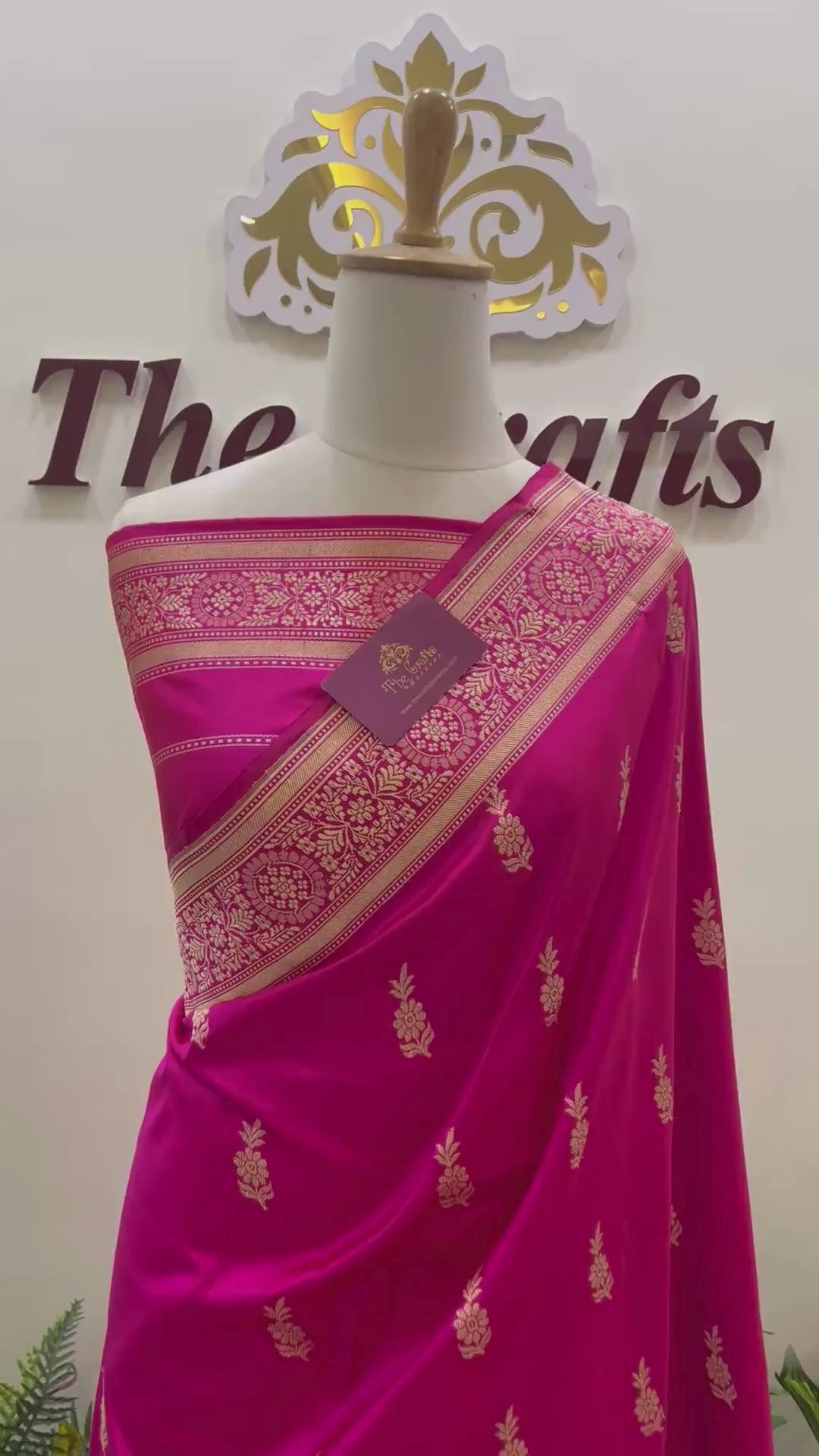 Pure Katan Silk Handloom Banarasi Saree - with kadhua meenakari motifs