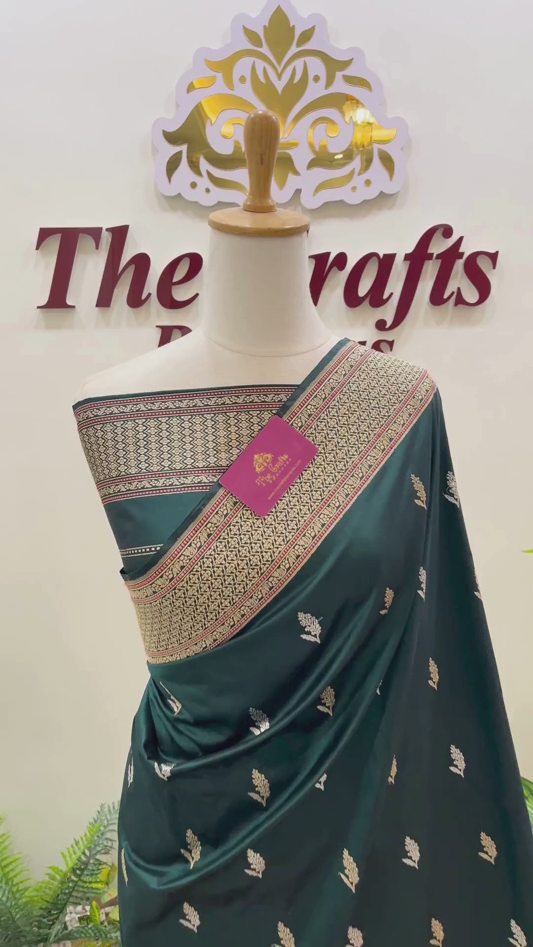Pure Katan Silk Handloom Banarasi Saree - with kadhua meenakari motifs