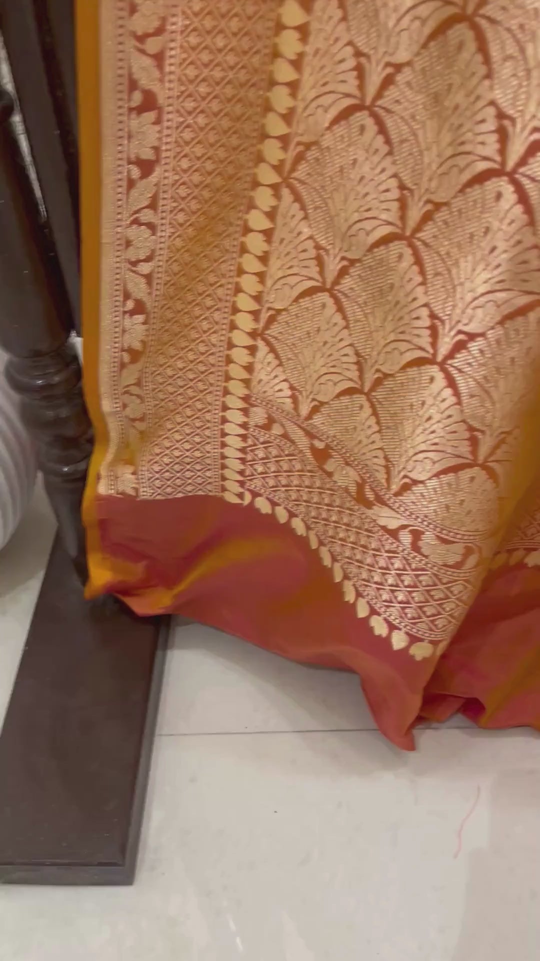 Rangkat Pure Katan Silk Handloom Banarasi Saree - Jaal Work With Meenakari