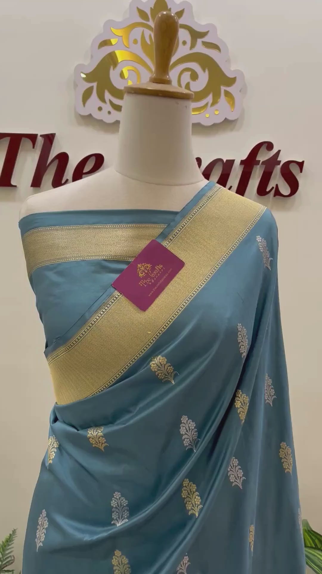 Pure Katan Silk Handloom Banarasi Saree - With Sona Rupa Kadhua Motifs