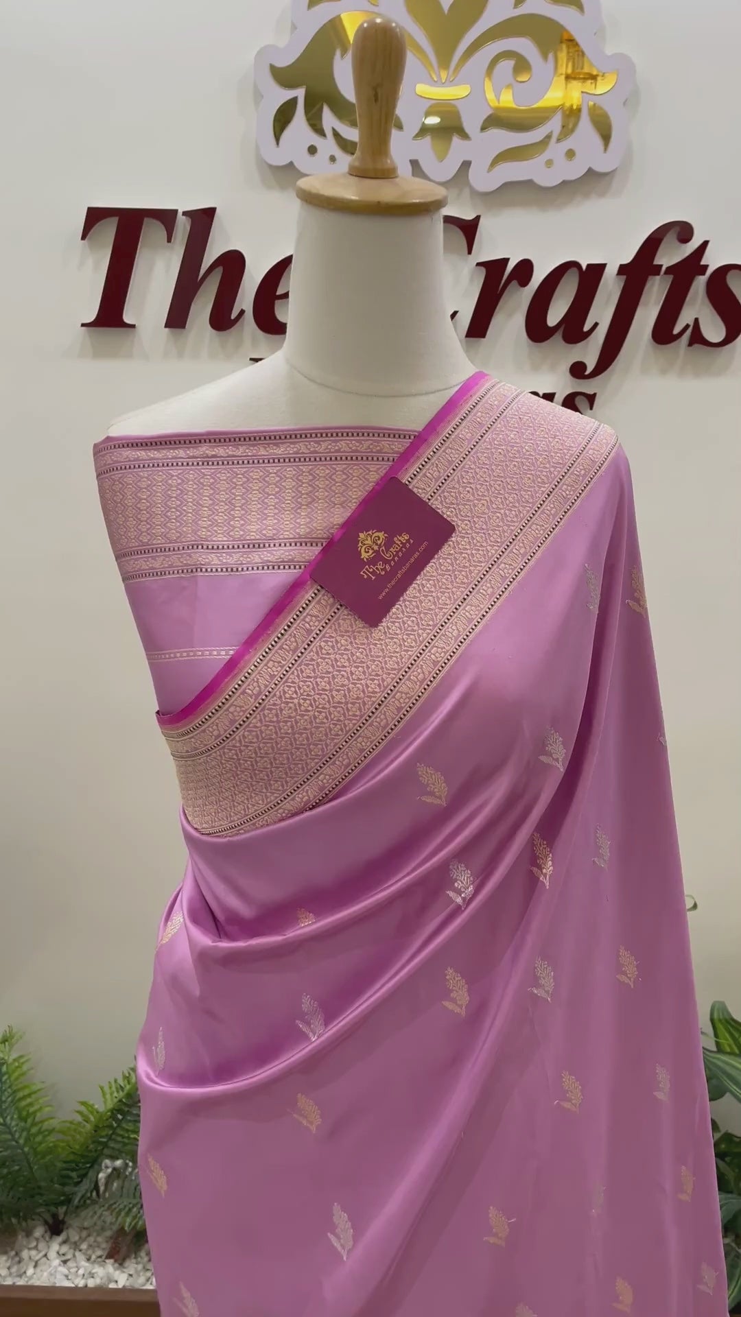 Pure Katan Silk Handloom Banarasi Saree - with kadhua meenakari motifs