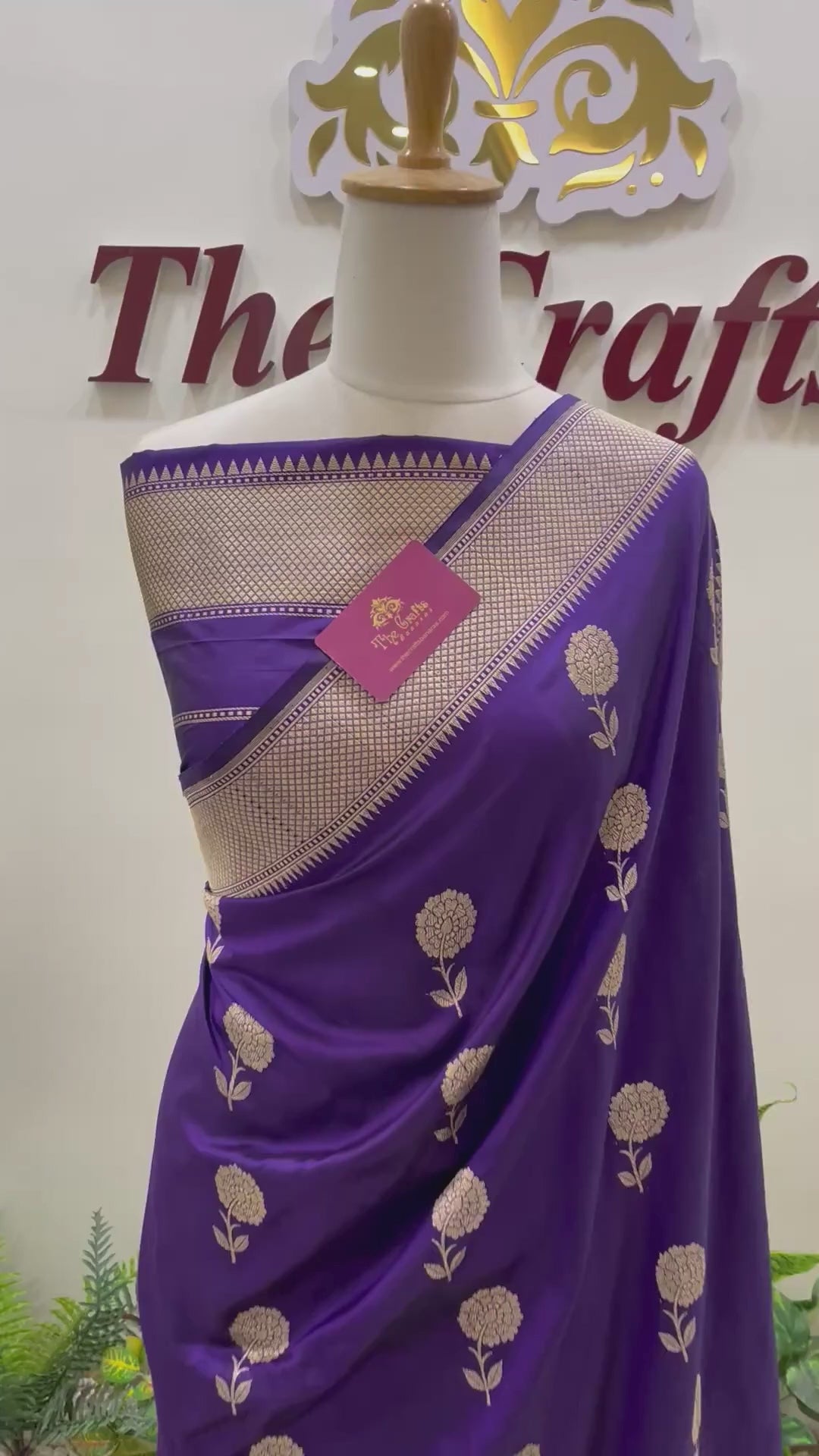 Pure Katan Silk Handloom Banarasi Saree - with kadhua meenakari motifs