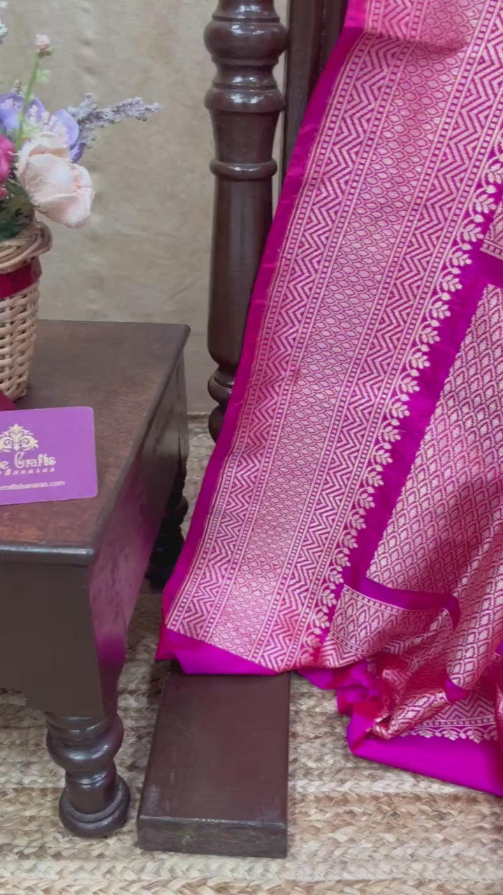 Pure Katan Silk Handloom Banarasi Saree - with kadhua work