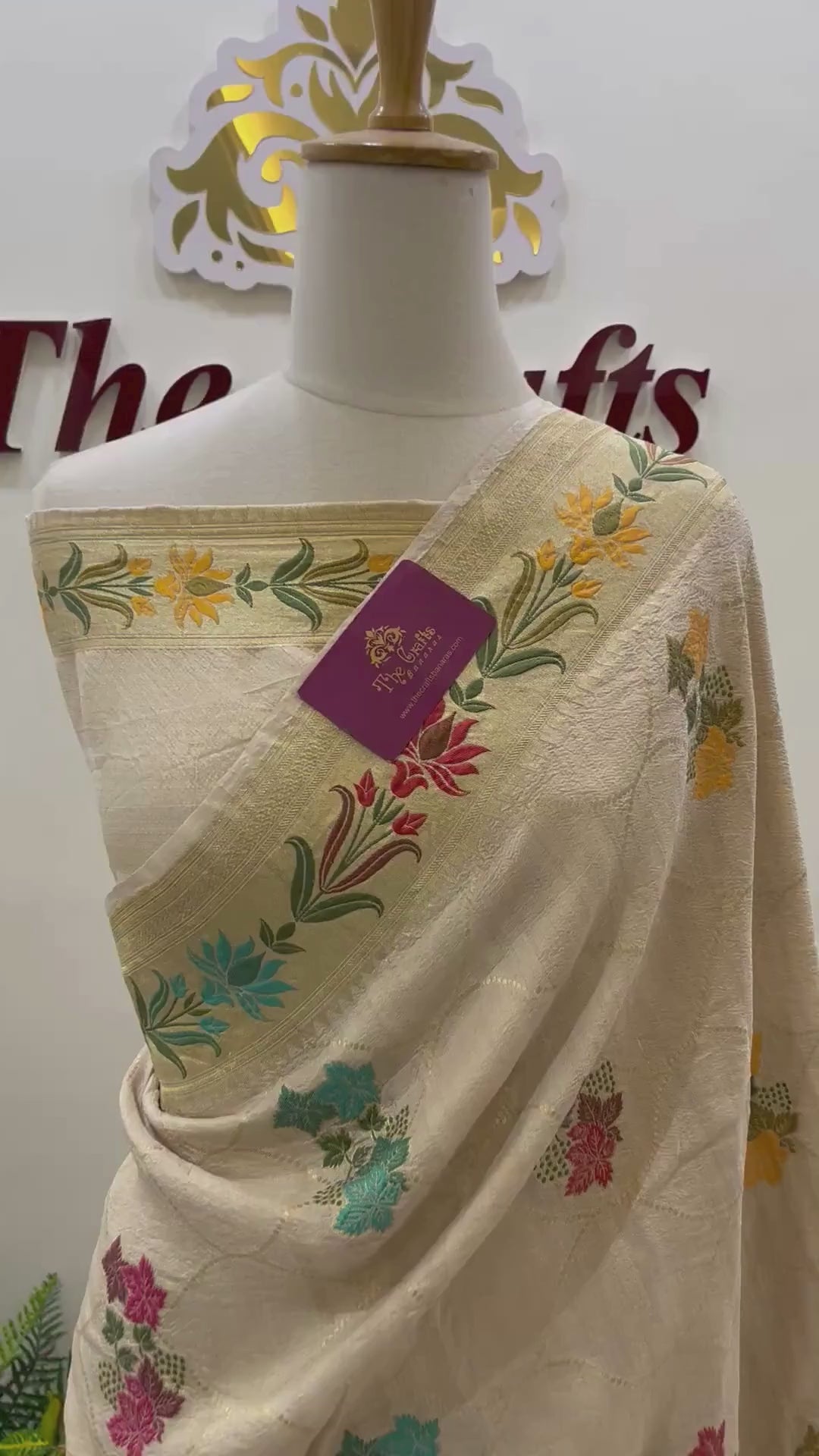 Tussar Georgette Handloom Banarasi Saree - Jaal with Meenakari