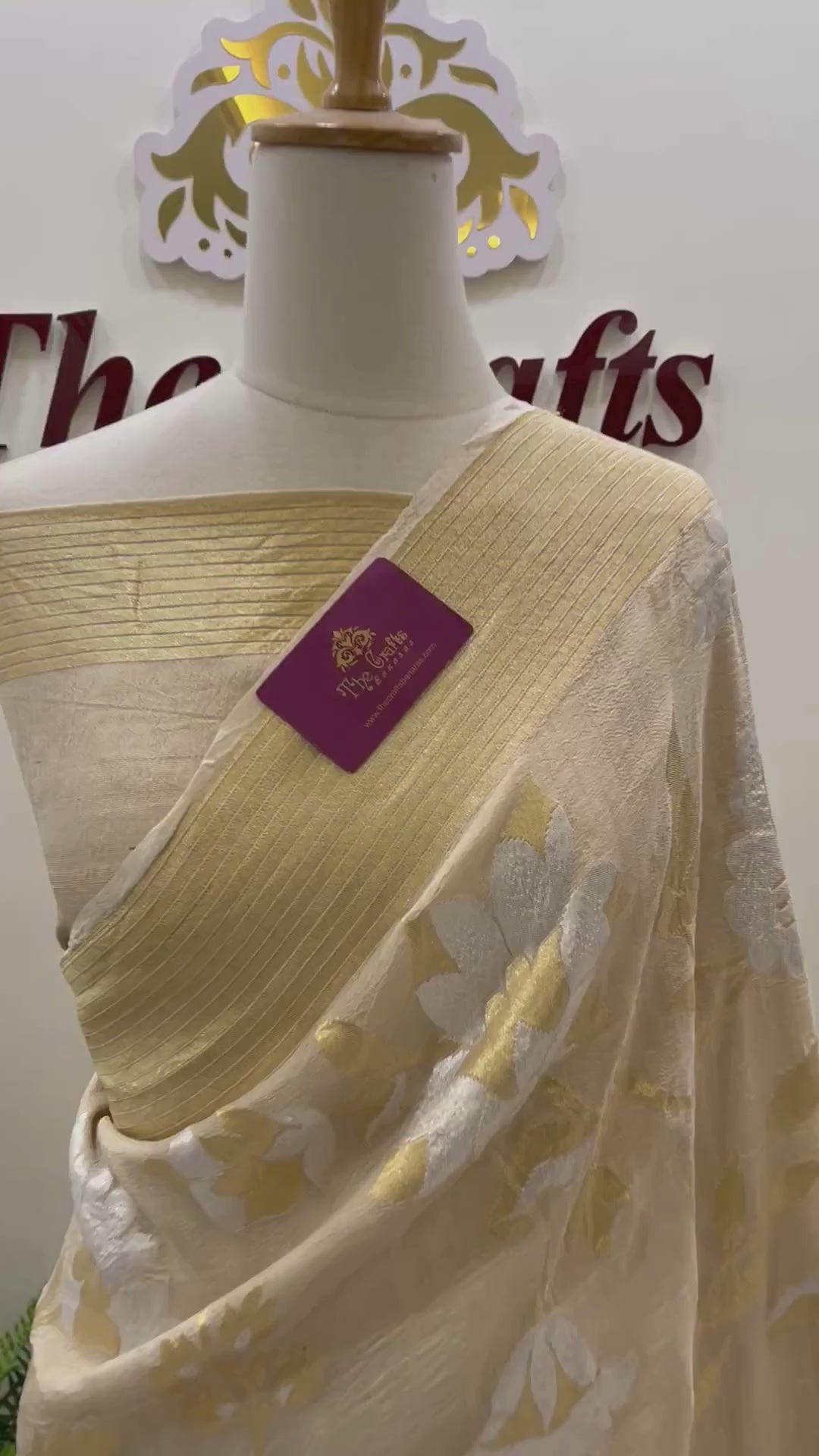 Tussar Georgette Handloom Banarasi Saree - Jaal with Meenakari