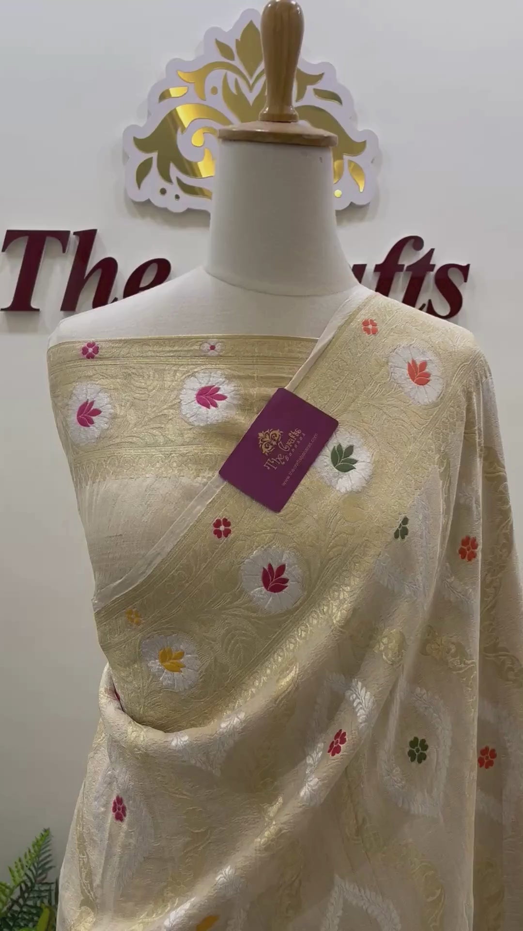 Tussar Georgette Handloom Banarasi Saree - Jaal with Meenakari