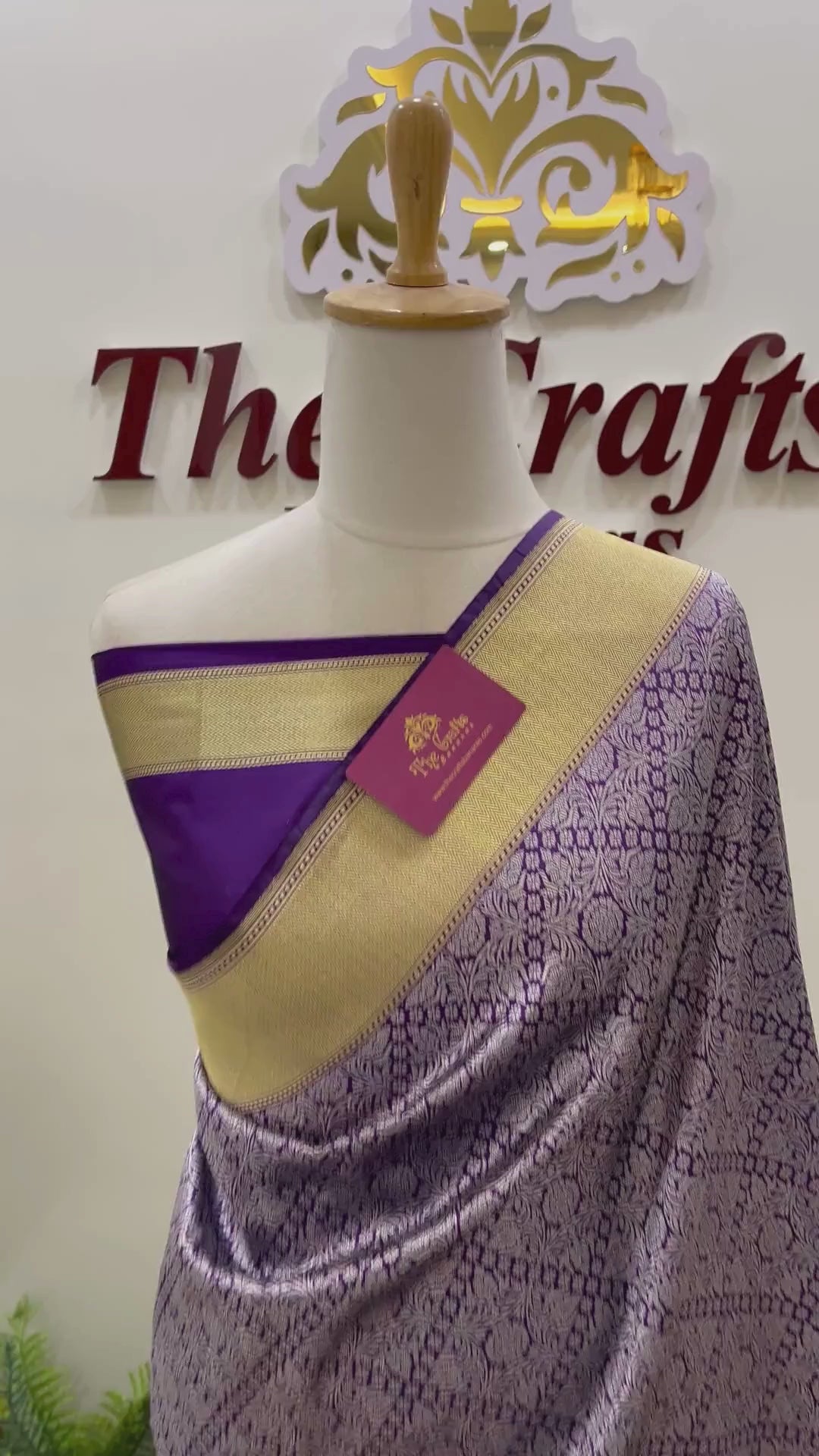 Pure Katan Silk Handloom Banarasi Saree - Kadhua Tanchui Brocade Meena