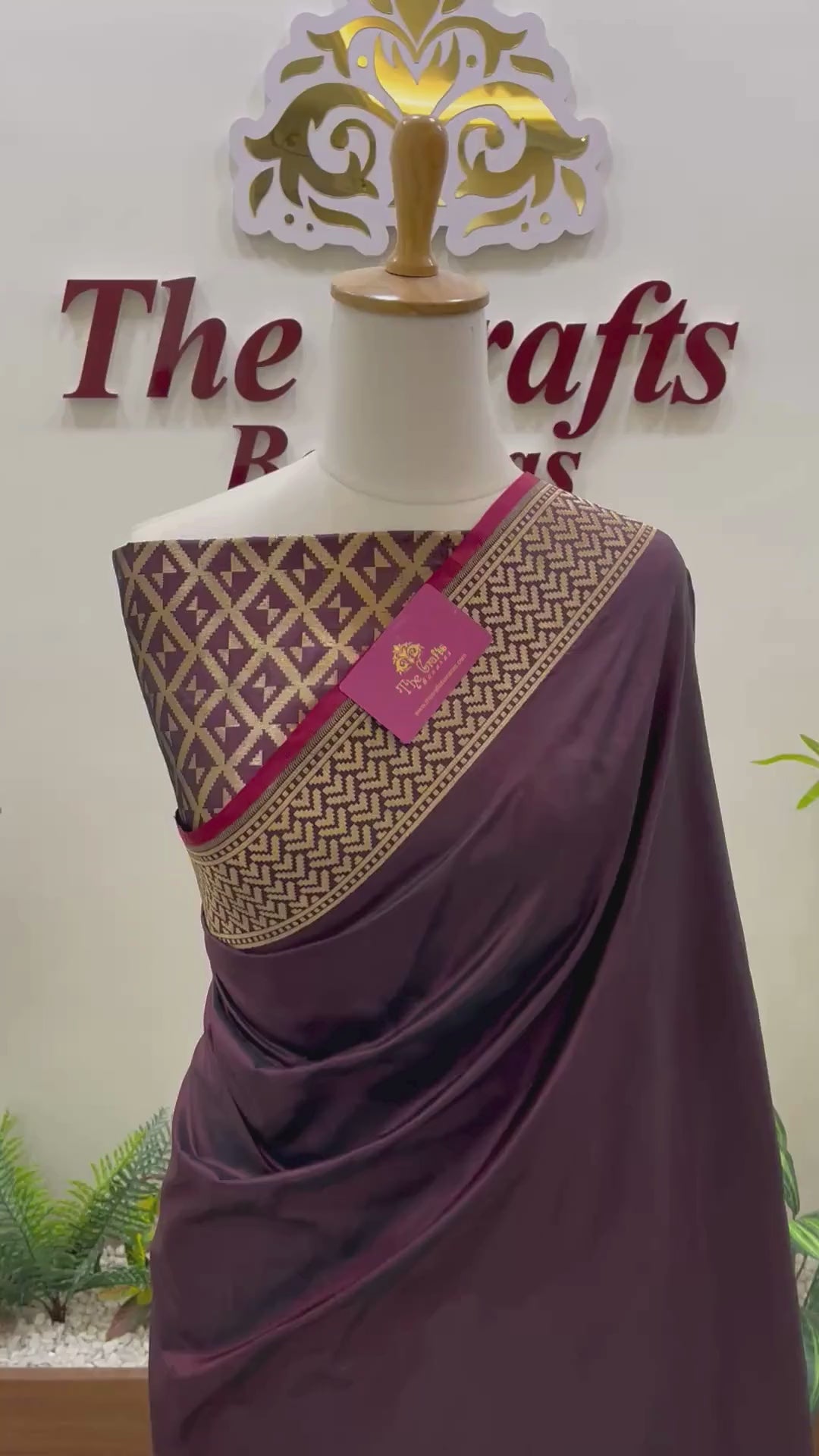 Pure Katan Silk Handloom Banarasi Saree - with sona rupa kadhua motifs
