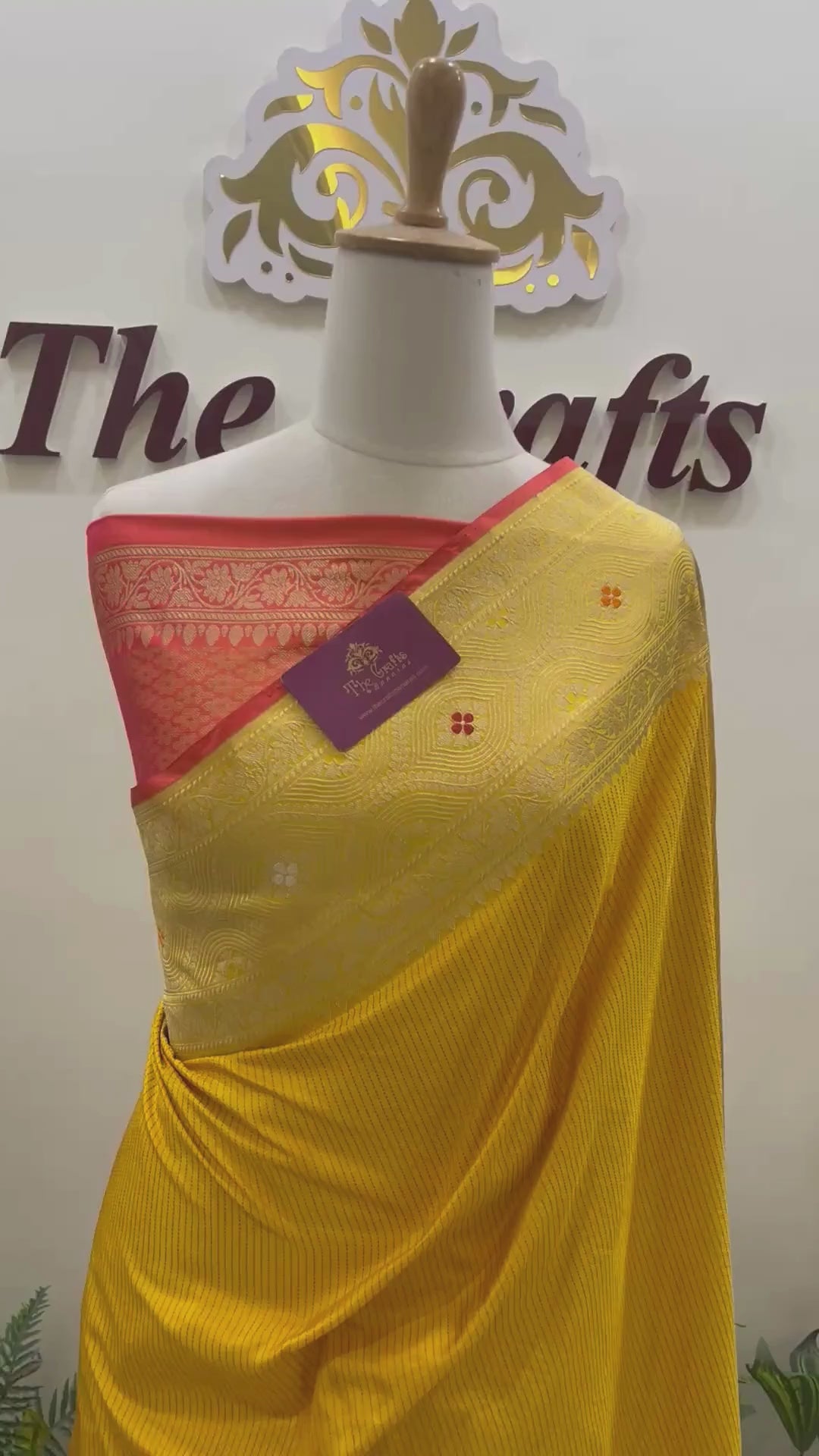 Pure Katan Silk Handloom Banarasi Saree - with kadhua meenakari motifs