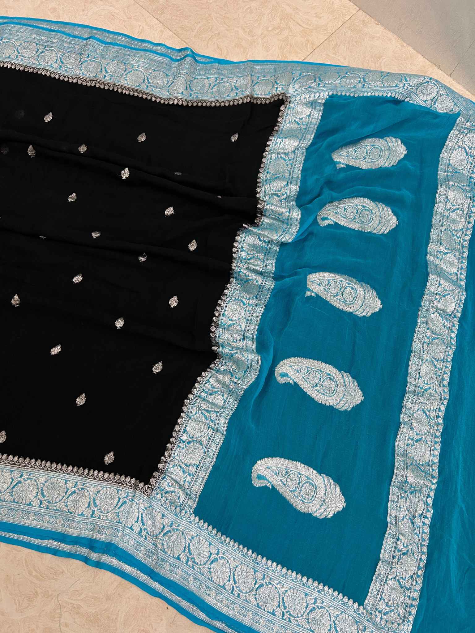 Pure Georgette Banarasi Handloom Saree - Silver Zari