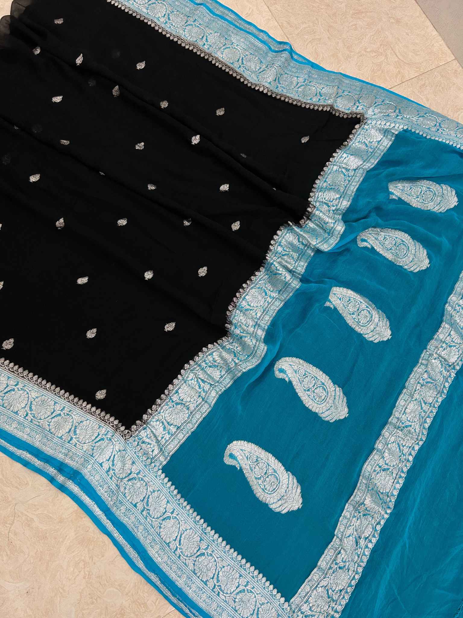 Pure Georgette Banarasi Handloom Saree - Silver Zari