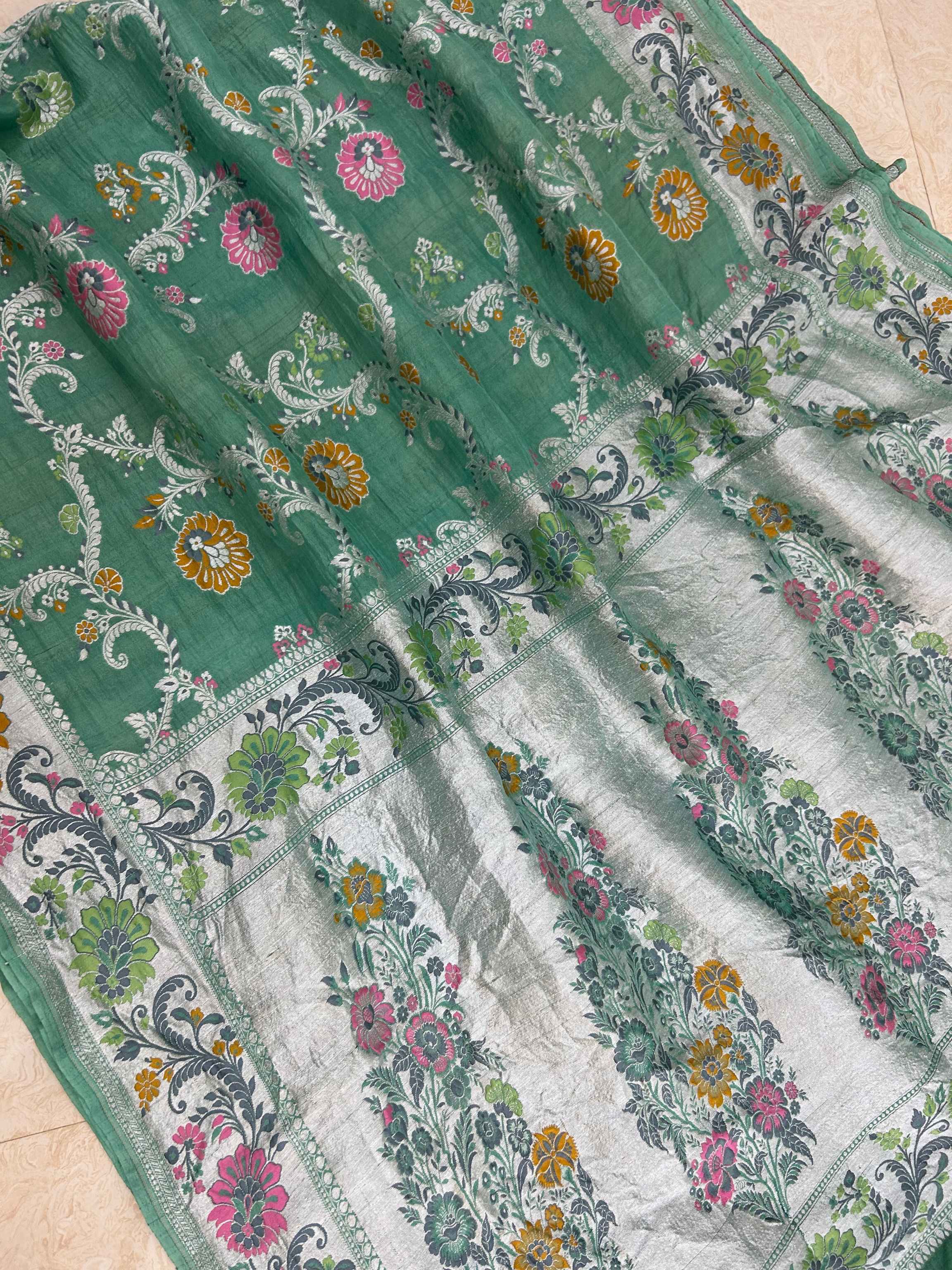 Tussar Georgette Handloom Banarasi Saree - Jaal with Meenakari