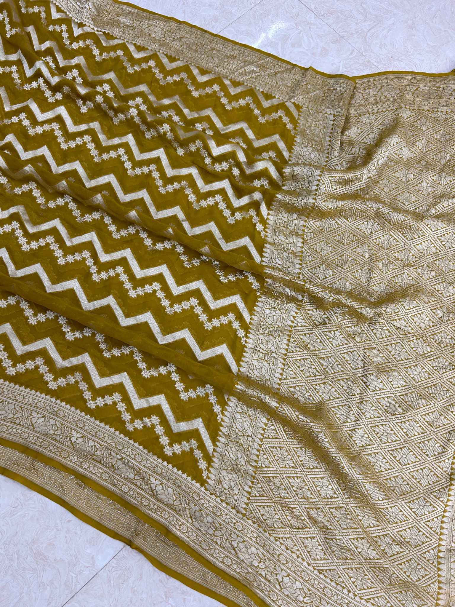 Khaddi Georgette Banarasi Saree - Water Zari