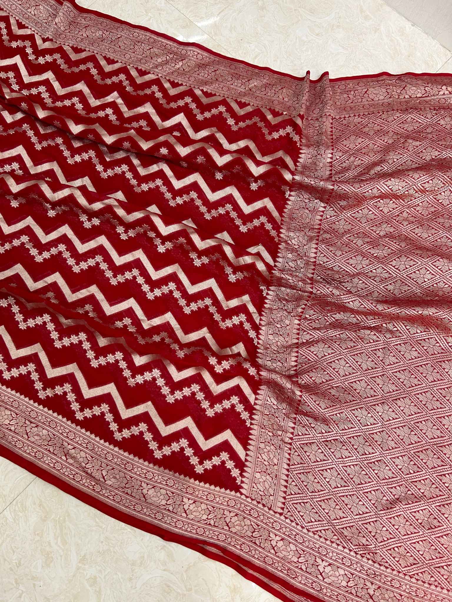 Khaddi Georgette Banarasi Saree - Water Zari