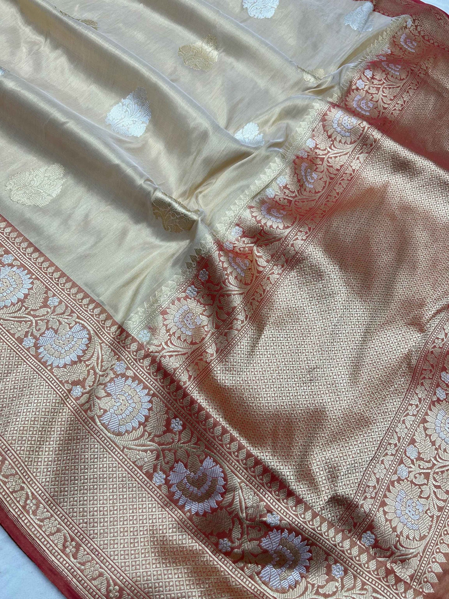 Pure Tissue Silk Handloom Banarasi Saree with kadhua sona roopa border & buta