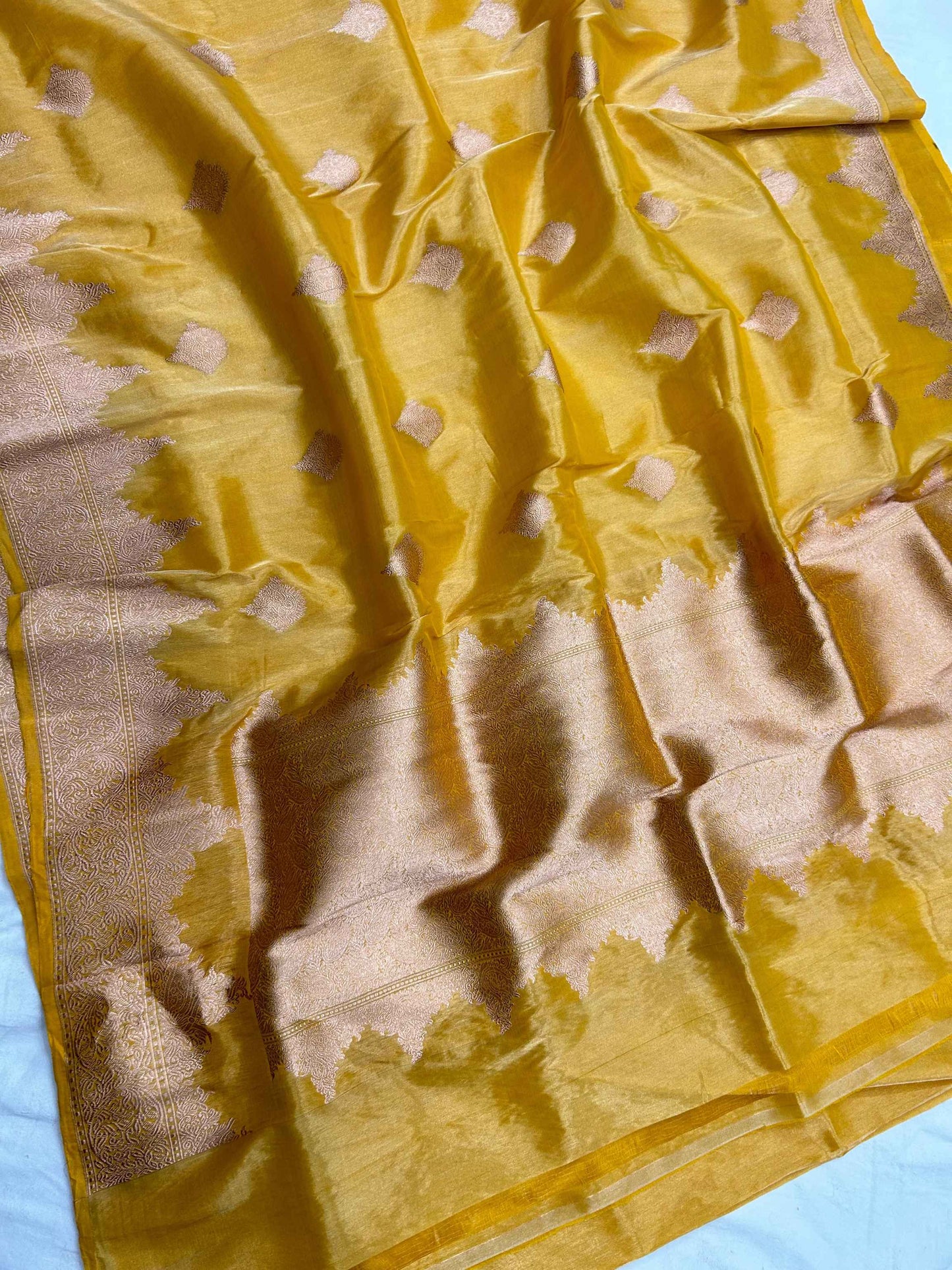 Pure Tissue Silk Handloom Banarasi Saree