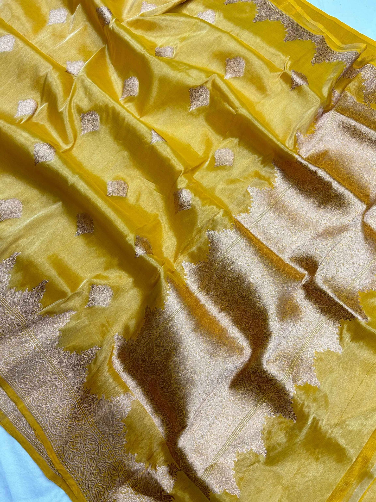 Pure Tissue Silk Handloom Banarasi Saree