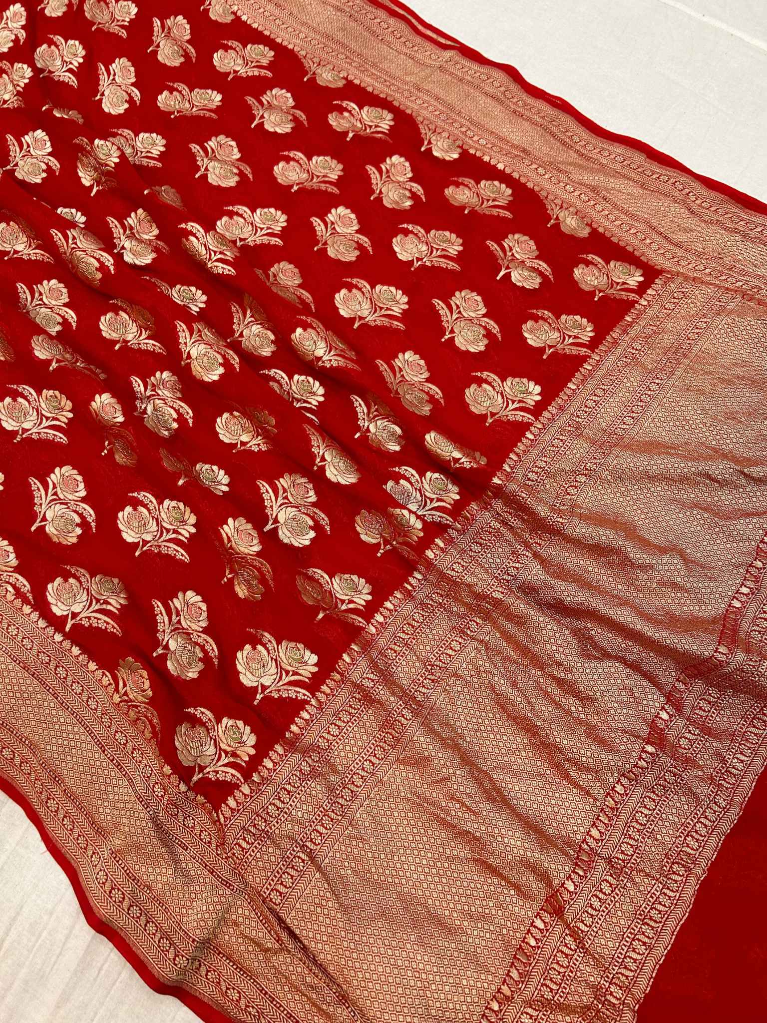 Khaddi Georgette Handloom Banarasi Saree - Jaal with Meenakari