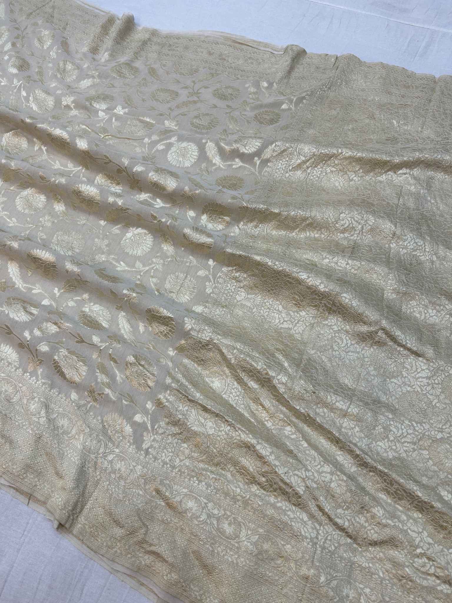 Moonga Georgette Banarasi Saree - Jaal work