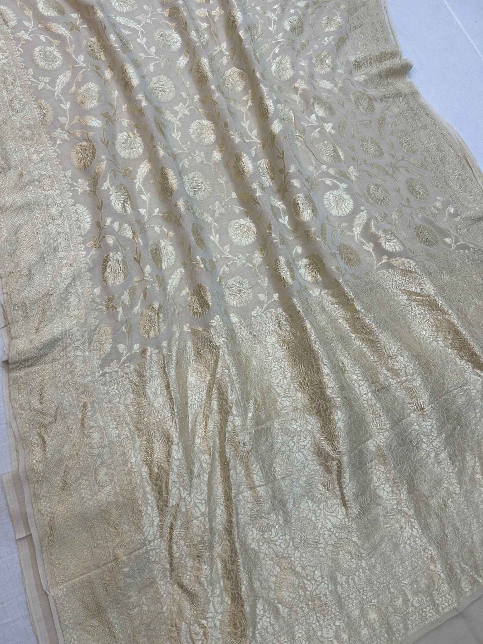 Moonga Georgette Banarasi Saree - Jaal work