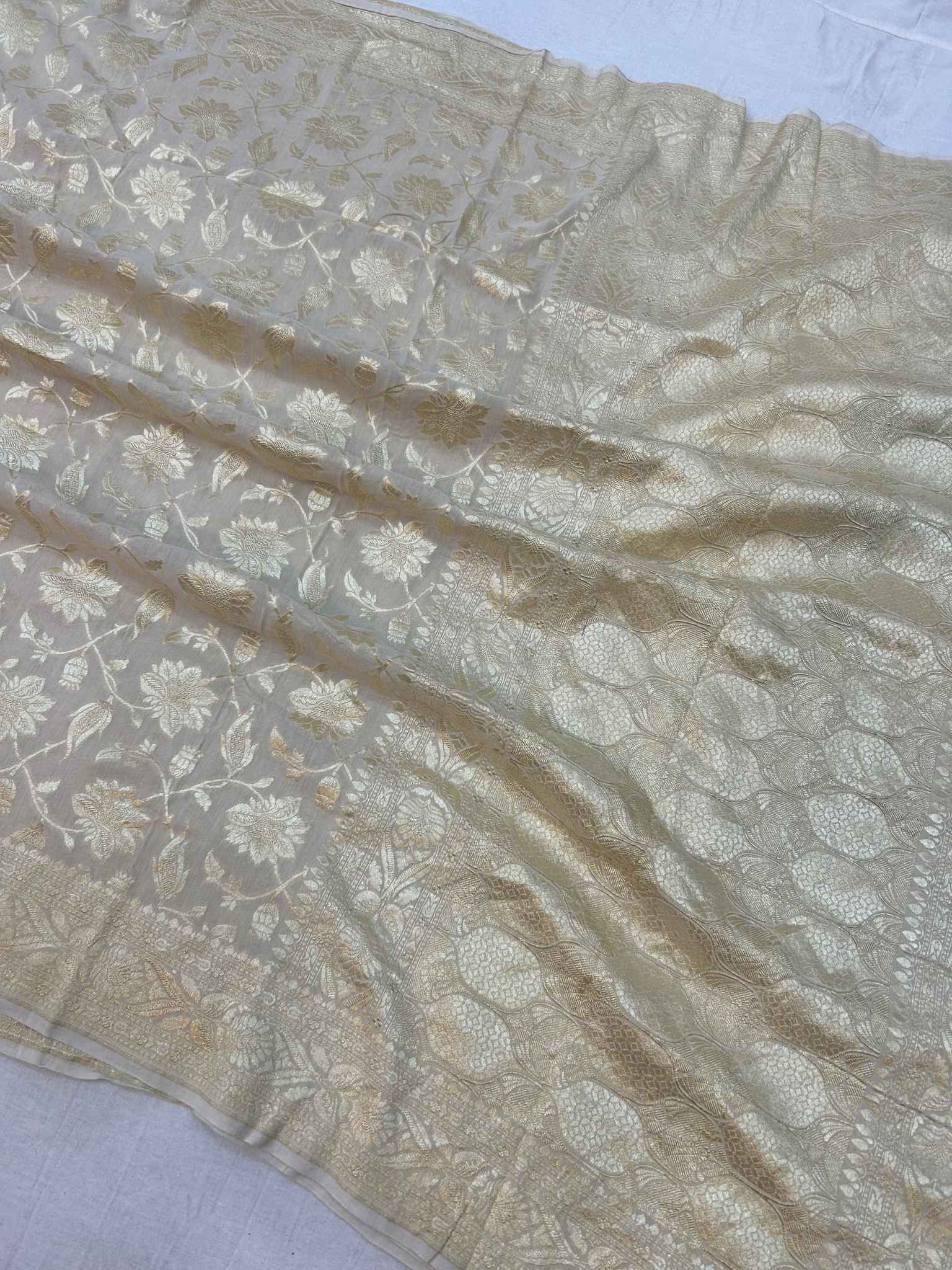 Moonga Georgette Banarasi Saree - Jaal work