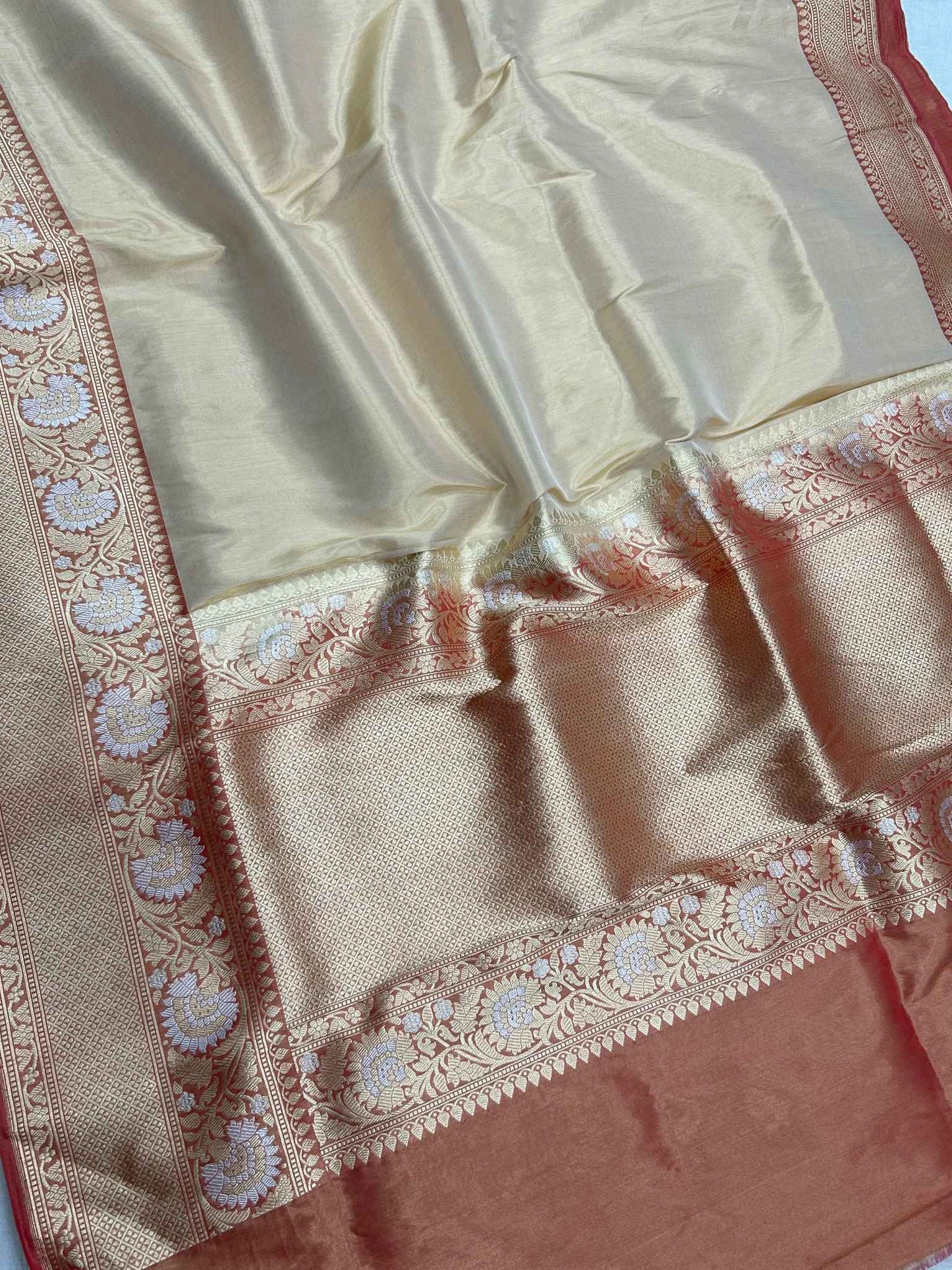 Pure Tissue Silk Handloom Banarasi Saree with kadhua sona roopa border