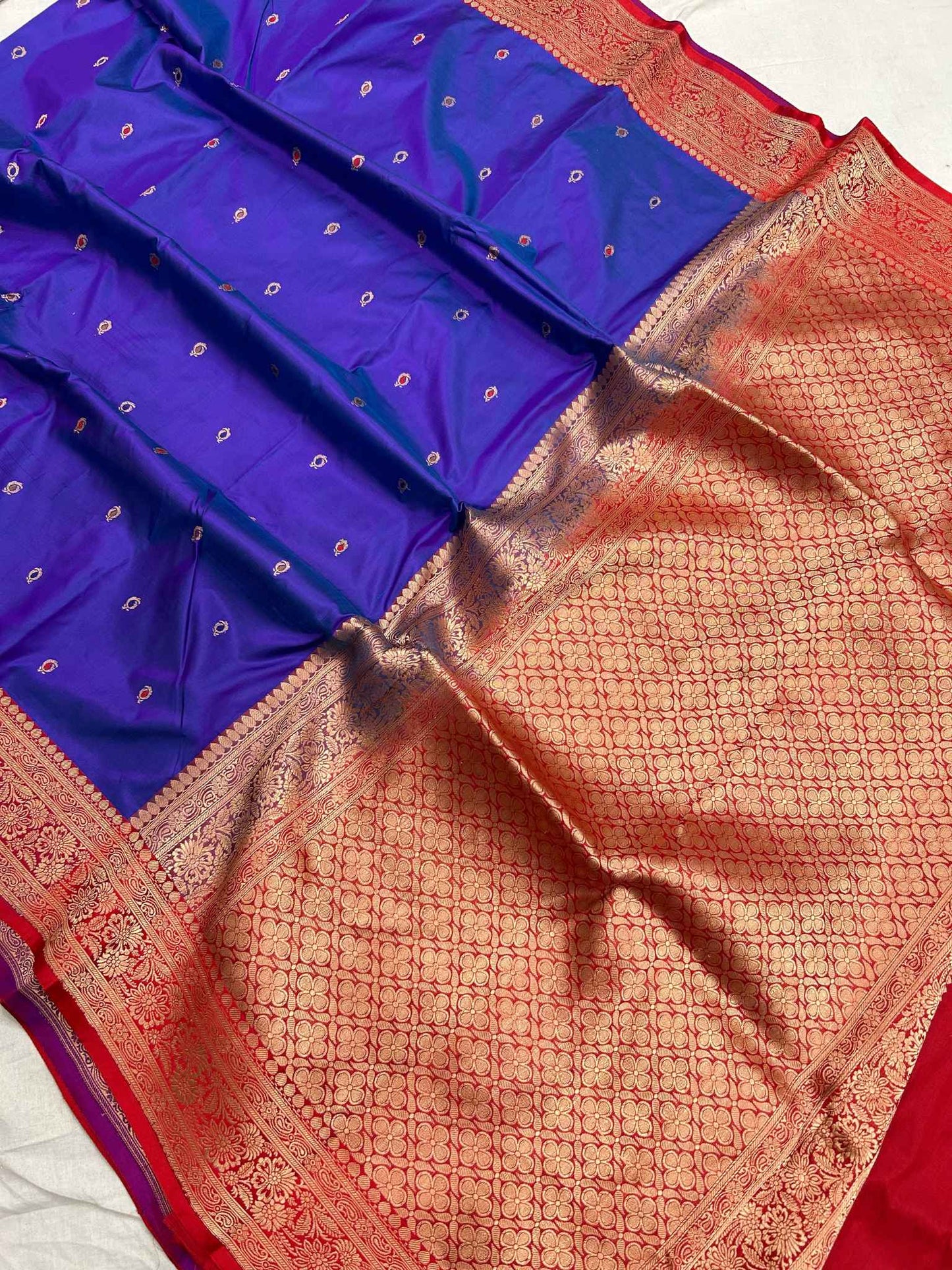 Pure Katan Silk Handloom Banarasi Saree - Buti Meena