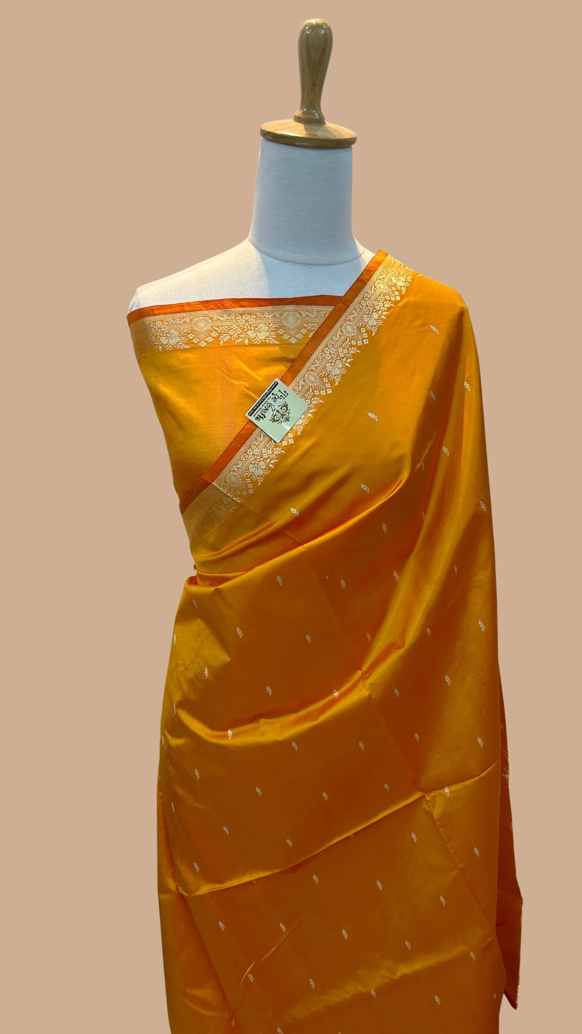 Pure Katan Silk Handloom Banarasi Saree - Chunri Buti