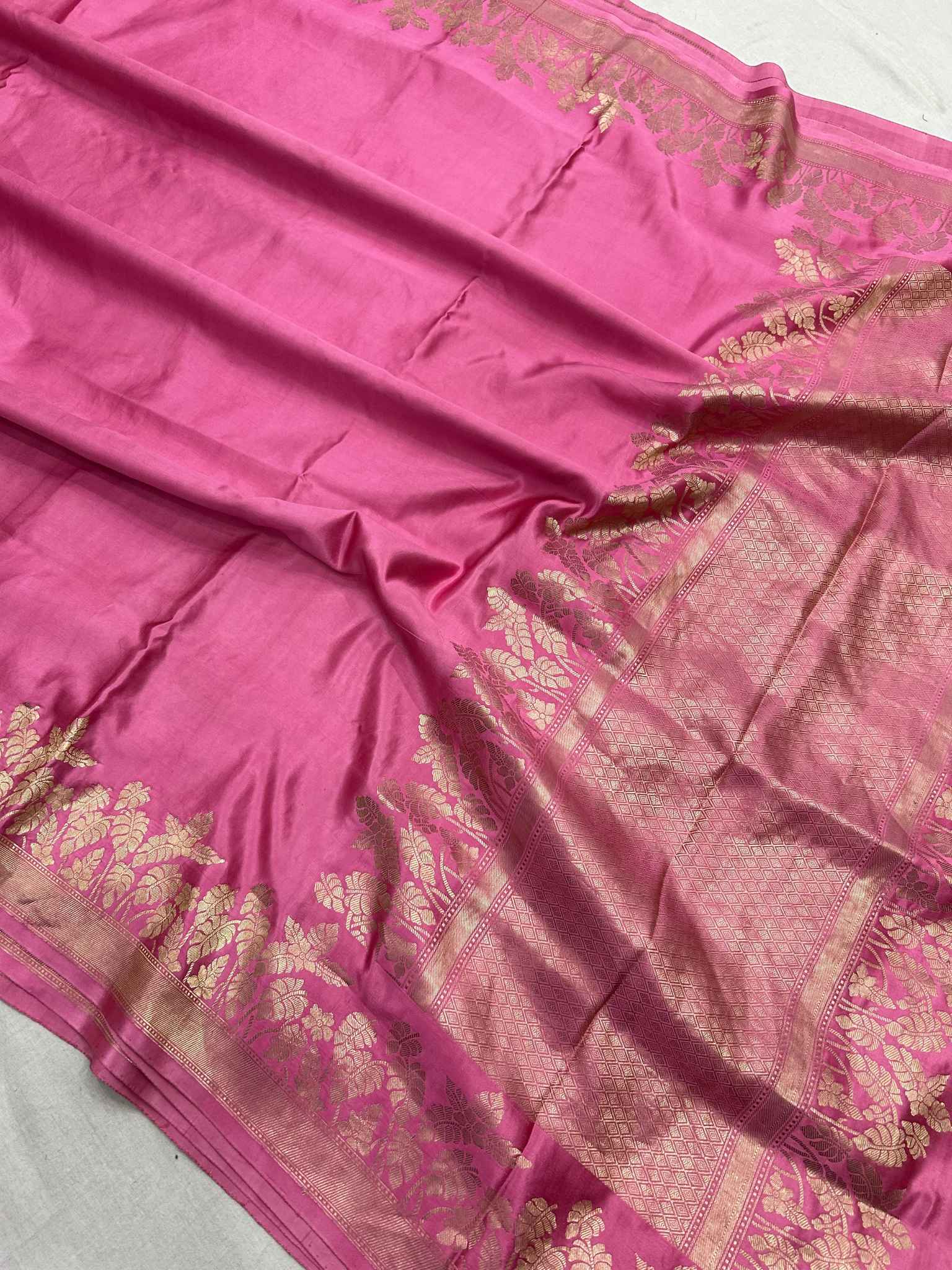 Pure Mashru Silk Handloom Banarasi Saree - with kadhua border