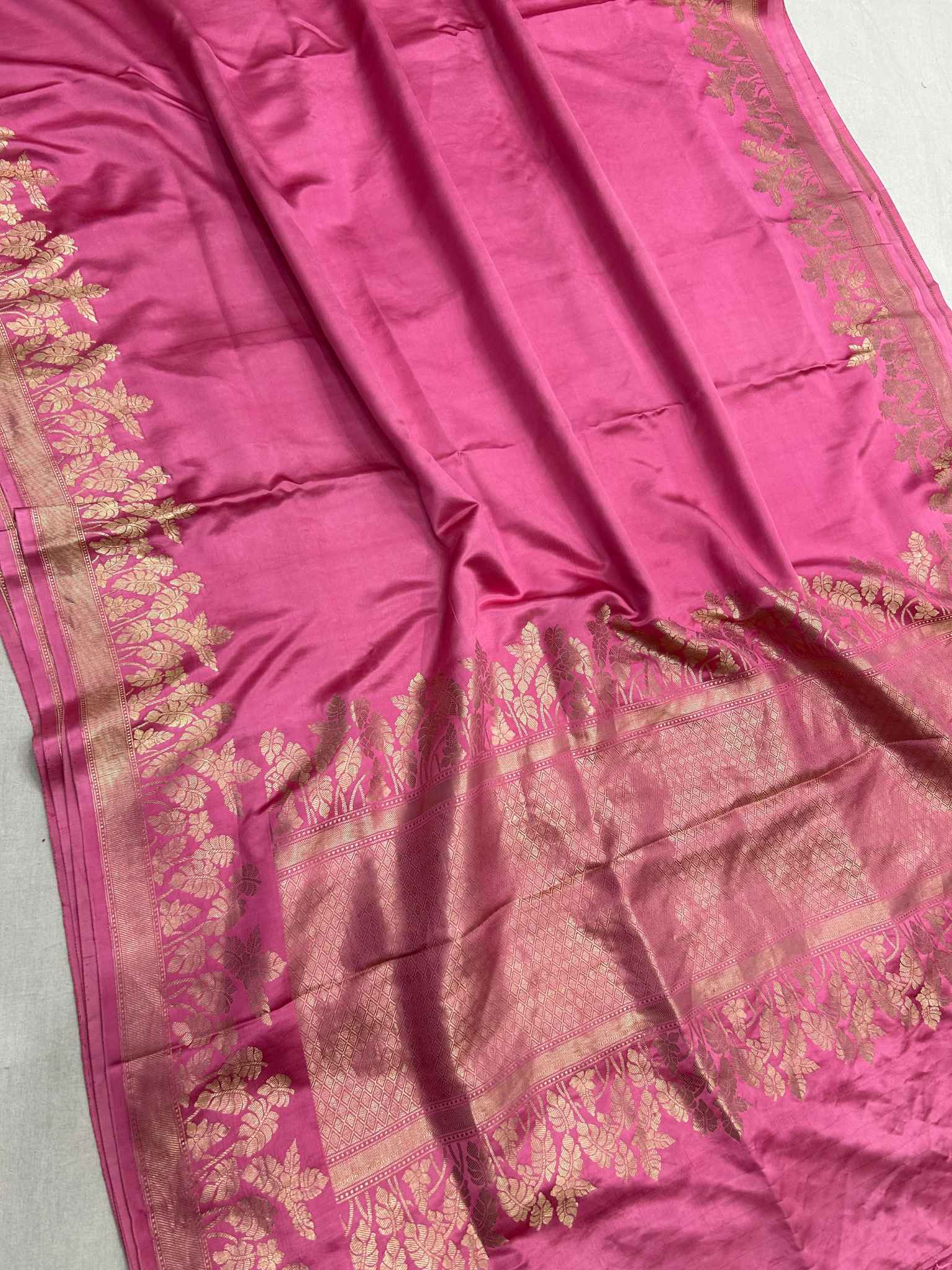 Pure Mashru Silk Handloom Banarasi Saree - with kadhua border